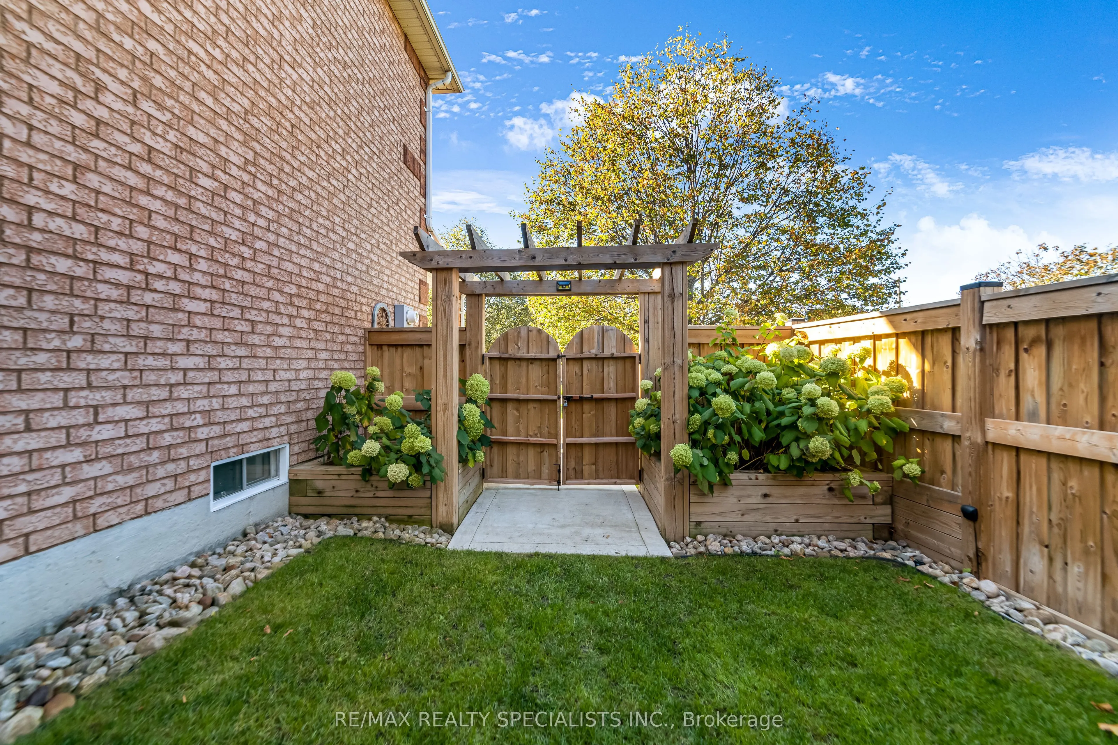 2 Torada Court