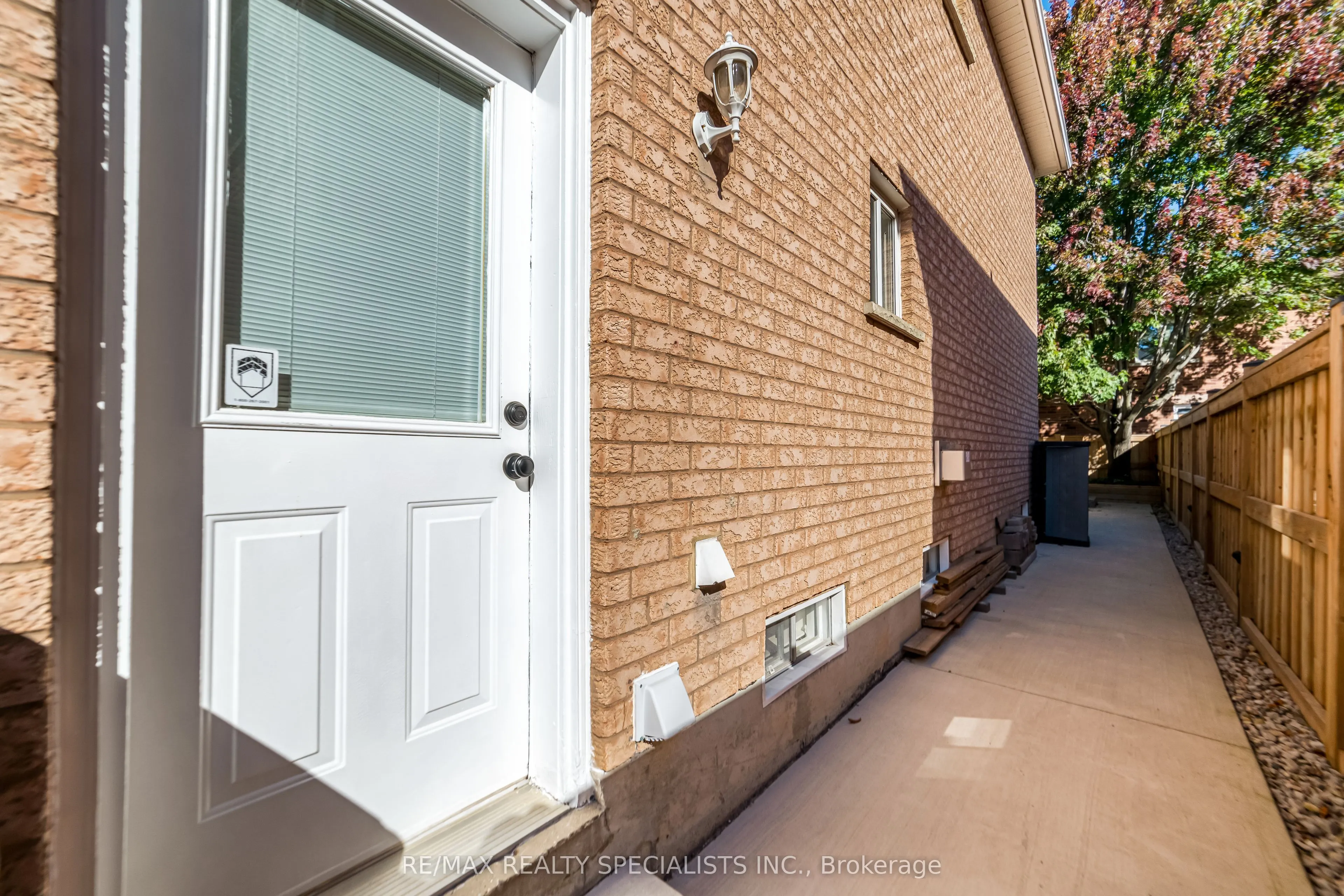 2 Torada Court