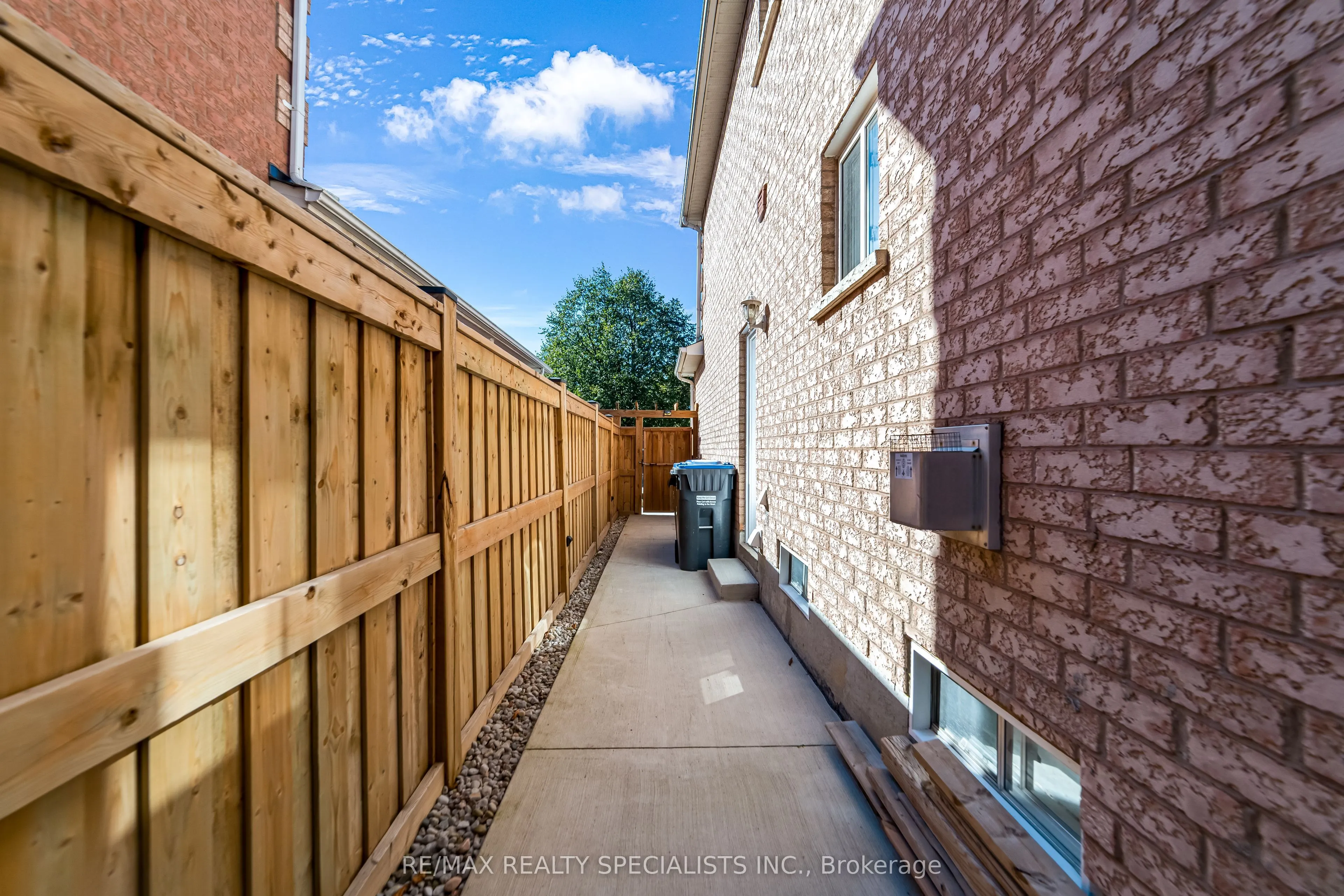2 Torada Court