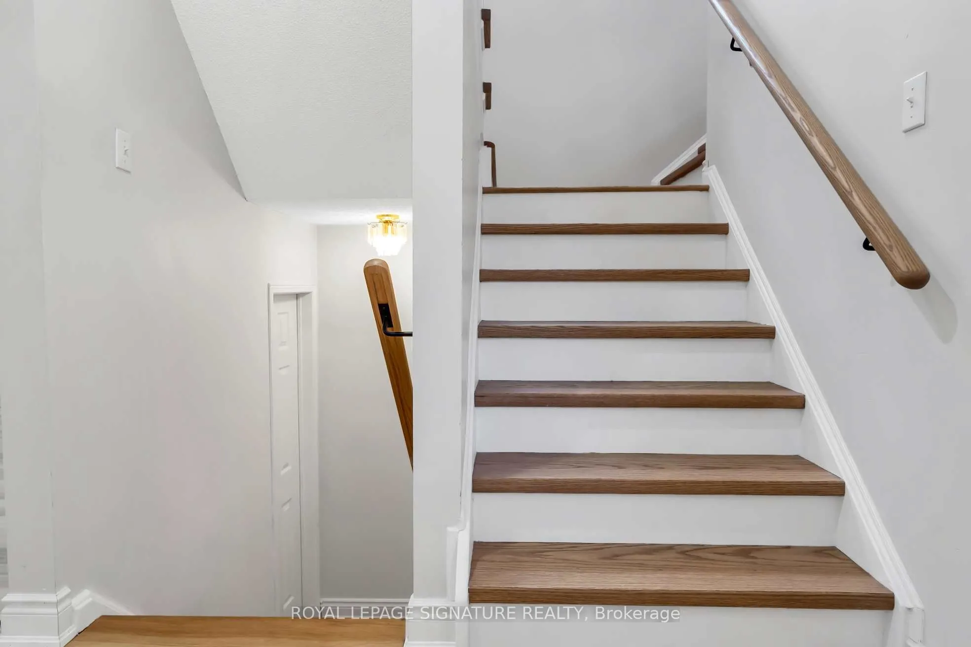 23 Valonia Drive, #Upper