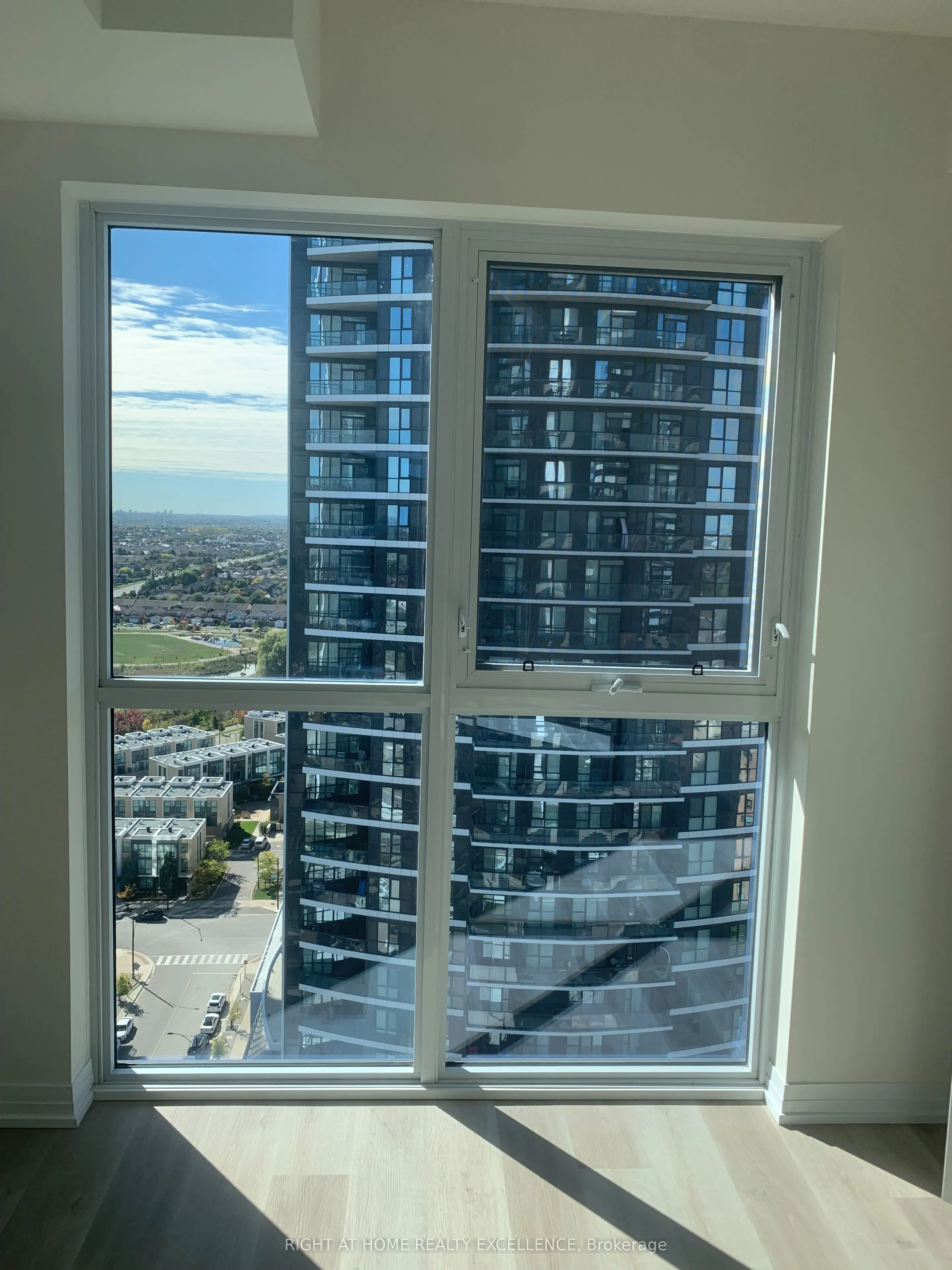 15 Watergarden Drive, #2005