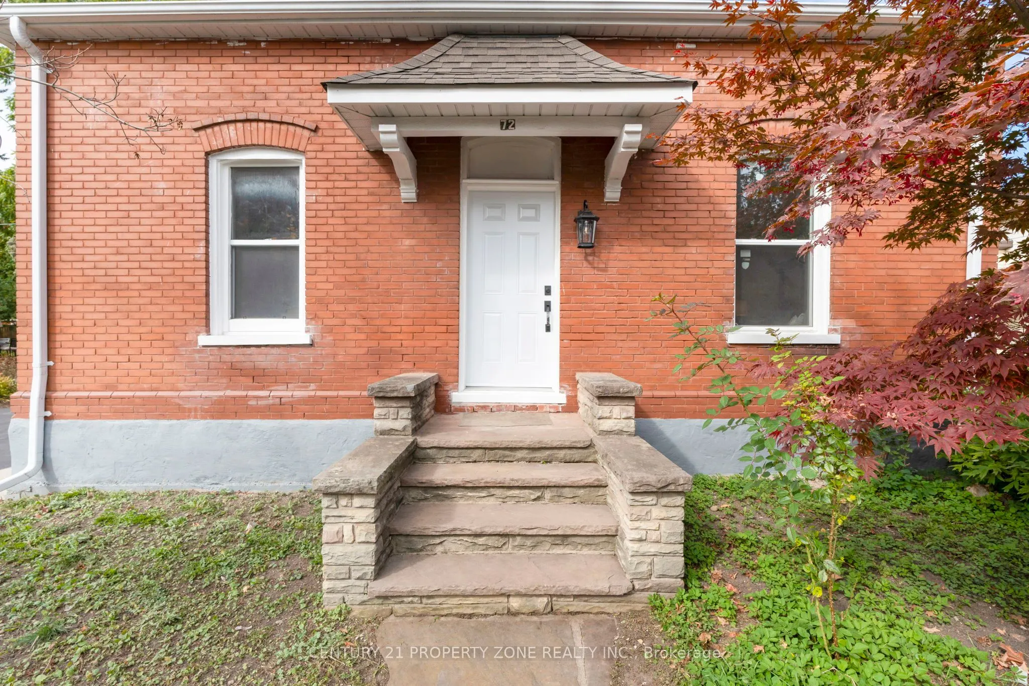 72 Nelson Street E