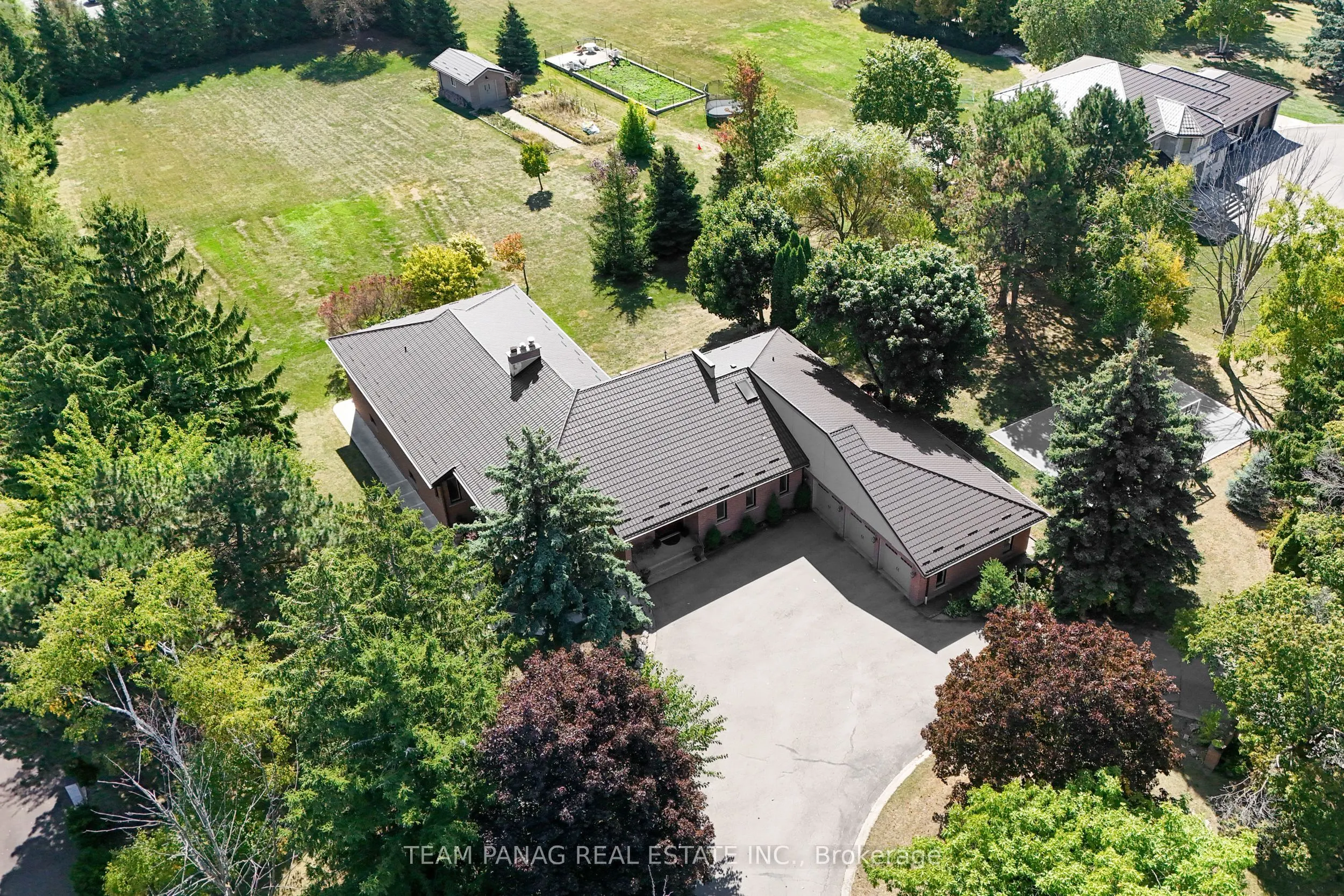 6 Leone Lane