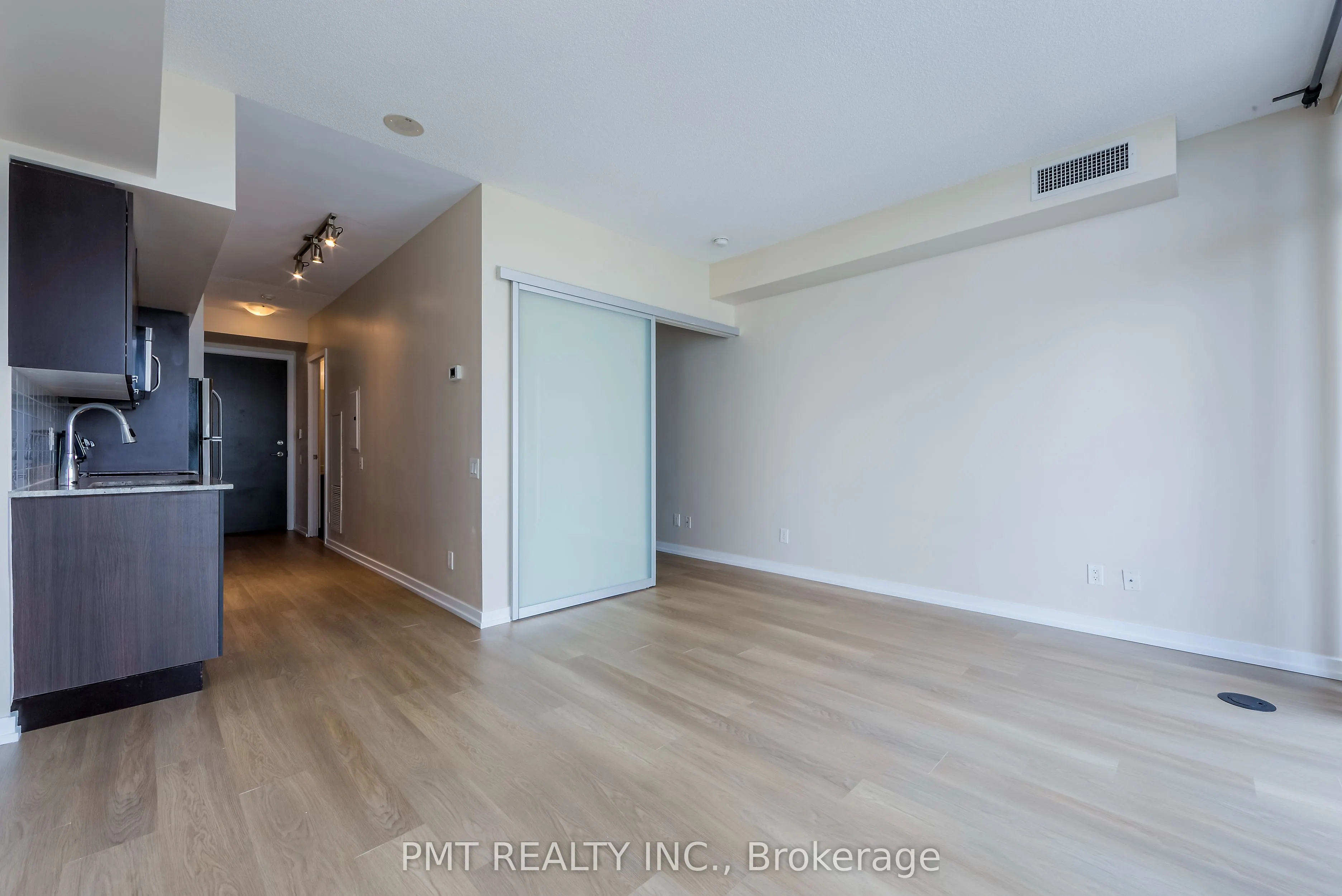 105 The Queensway, #612