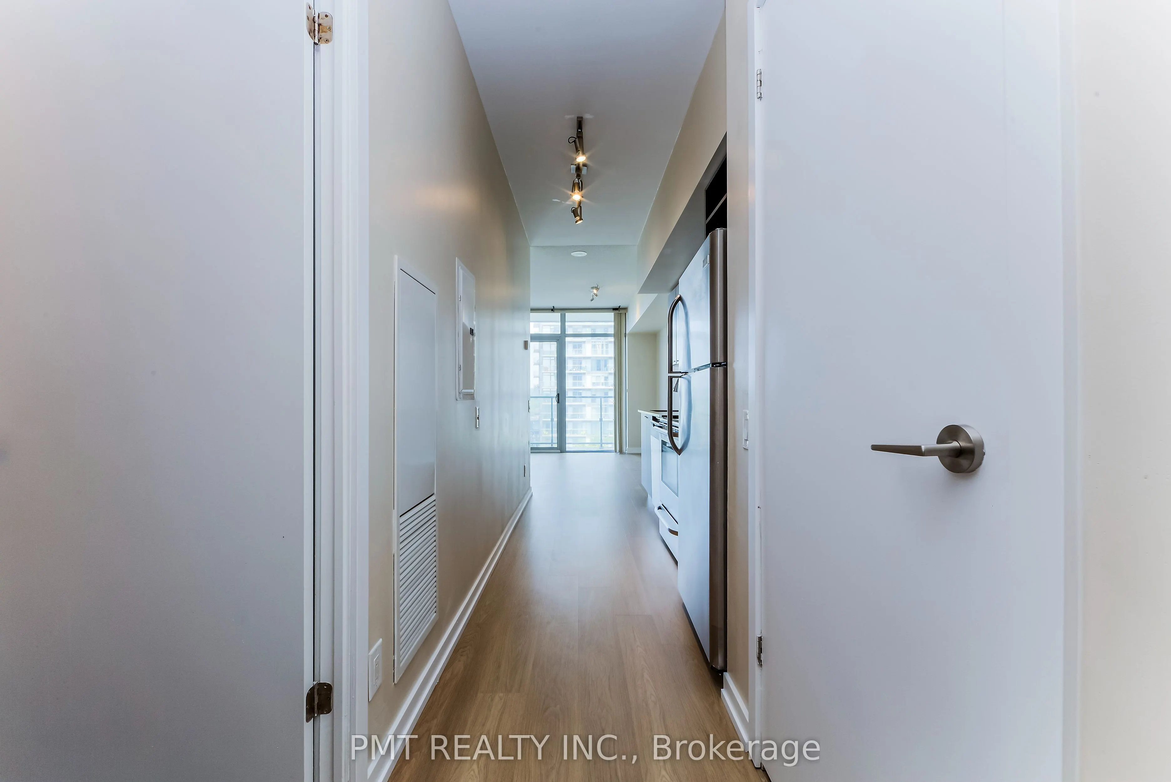 105 The Queensway, #612