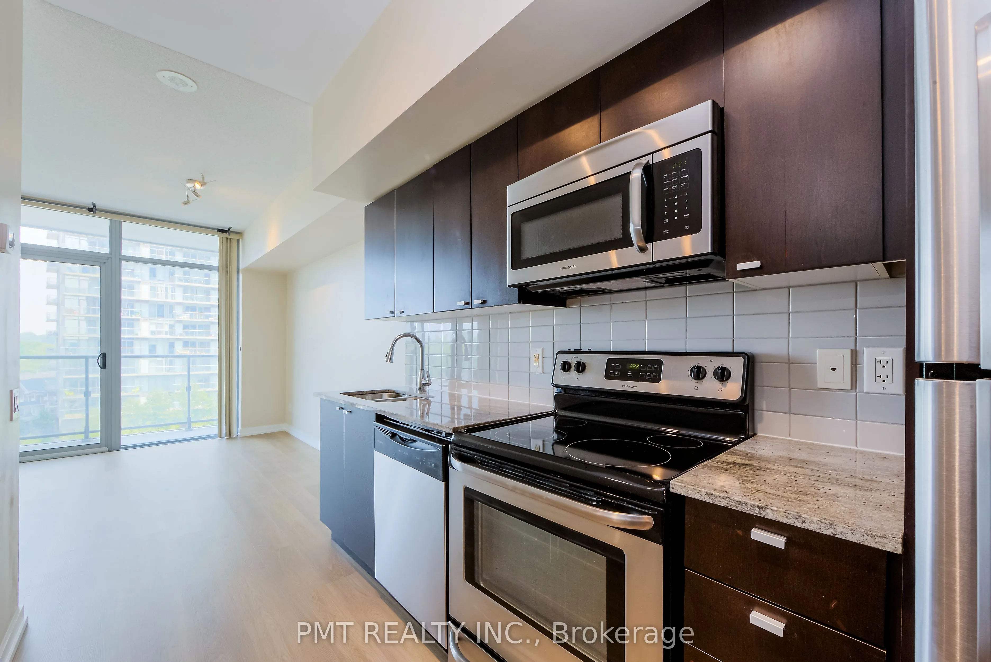 105 The Queensway, #612