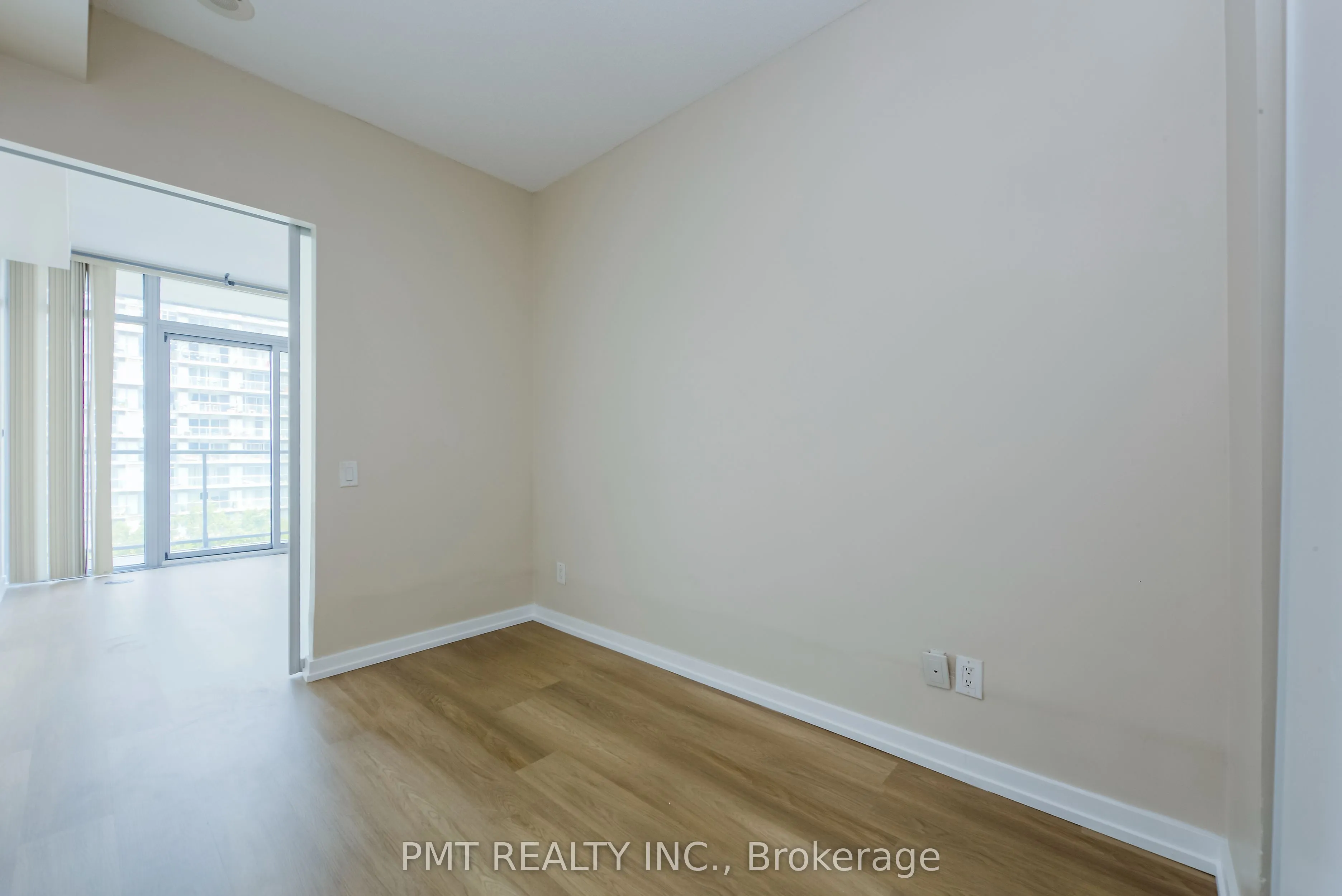 105 The Queensway, #612