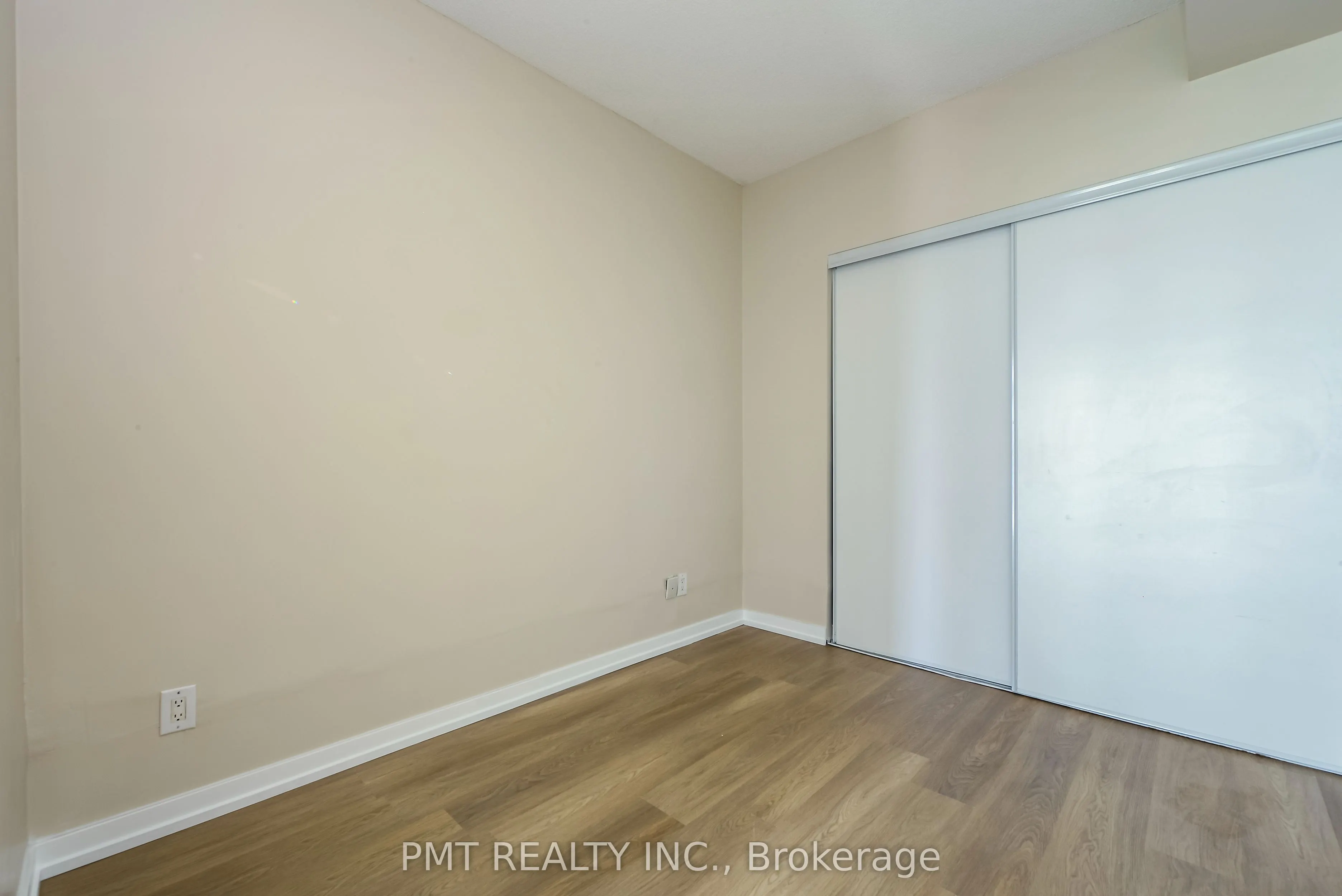 105 The Queensway, #612