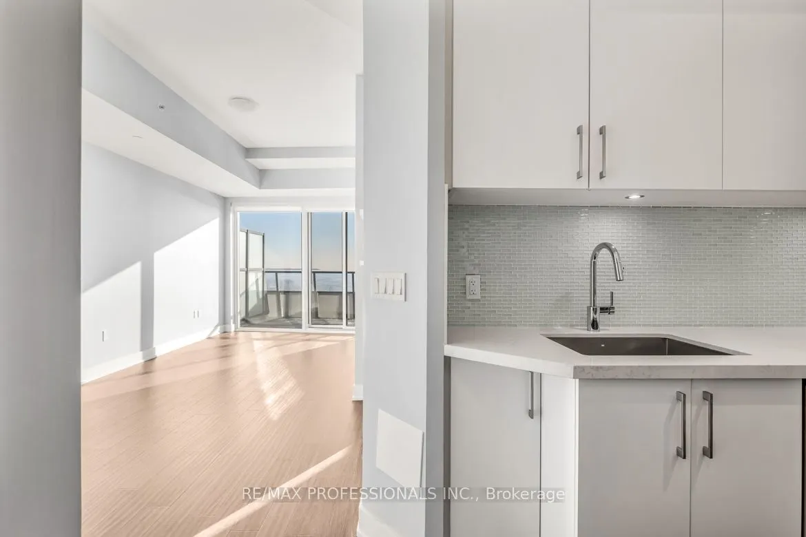 20 Shore Breeze Drive, #1109