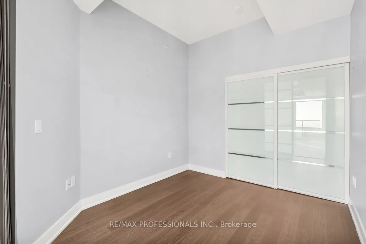 20 Shore Breeze Drive, #1109