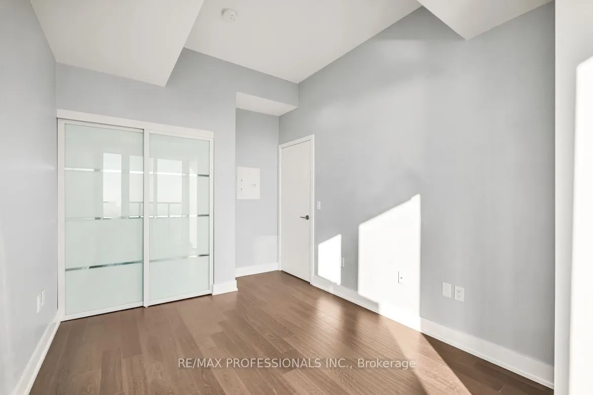 20 Shore Breeze Drive, #1109