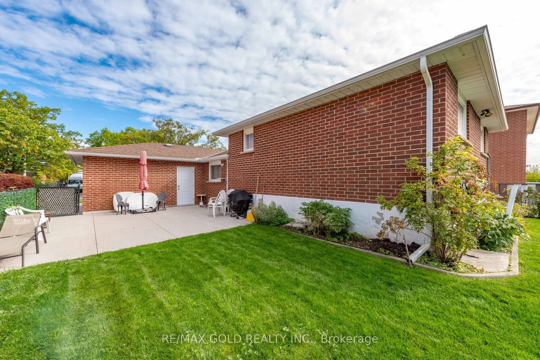 64 Malcolm Crescent