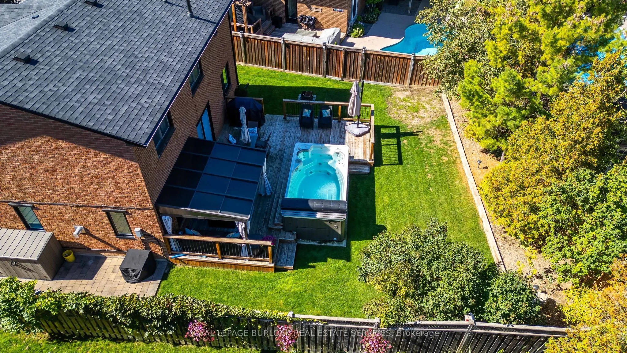 487 White Drive