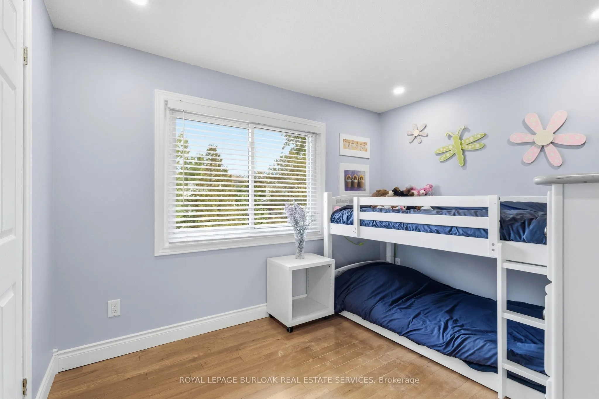 487 White Drive
