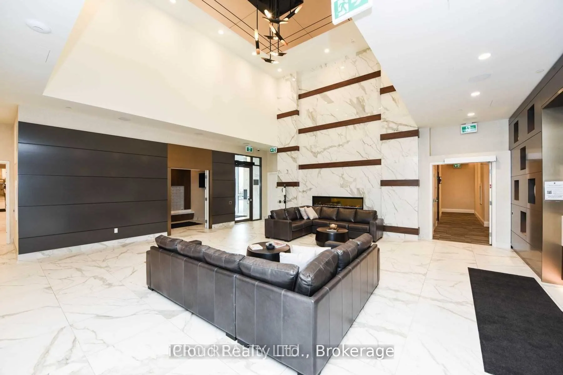 1050 Main Street E, #910