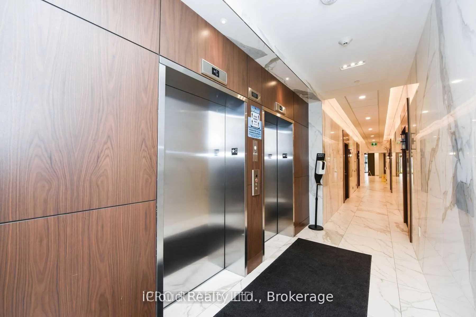 1050 Main Street E, #910