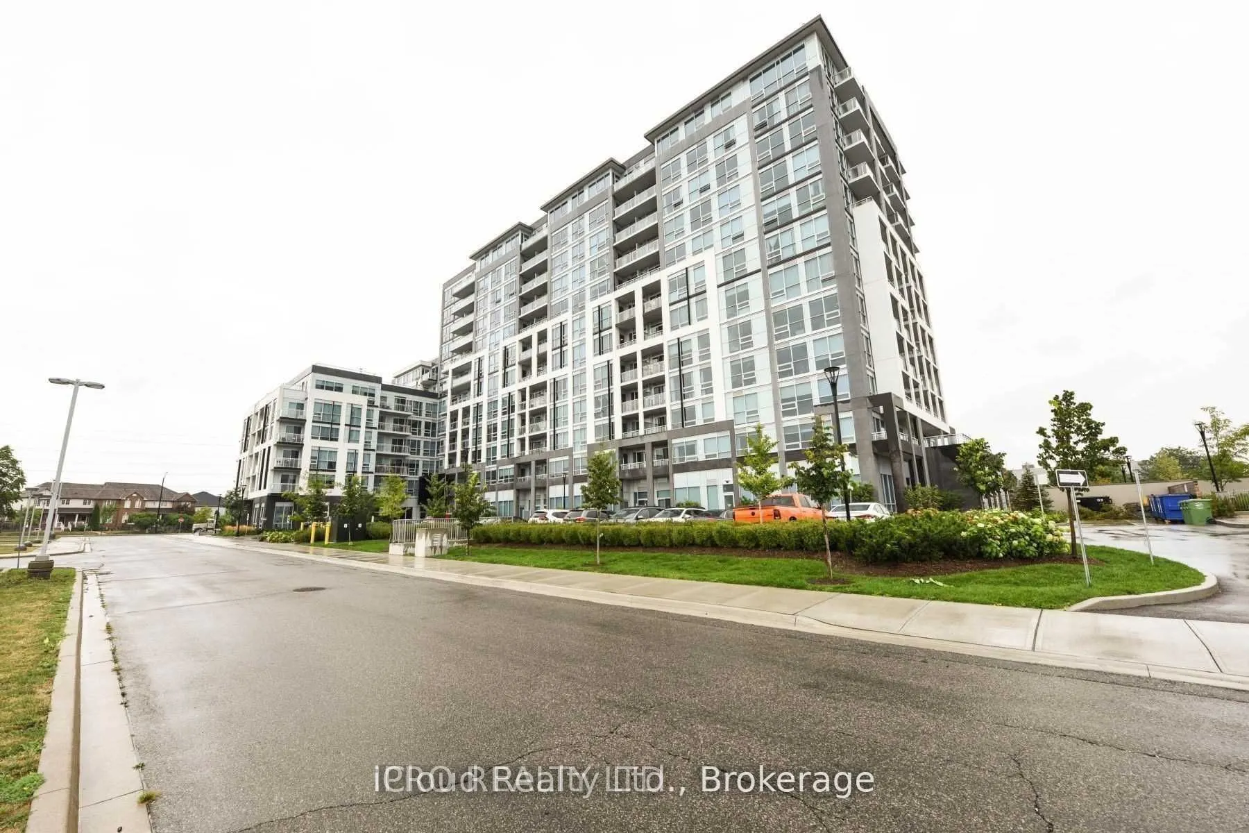 1050 Main Street E, #910