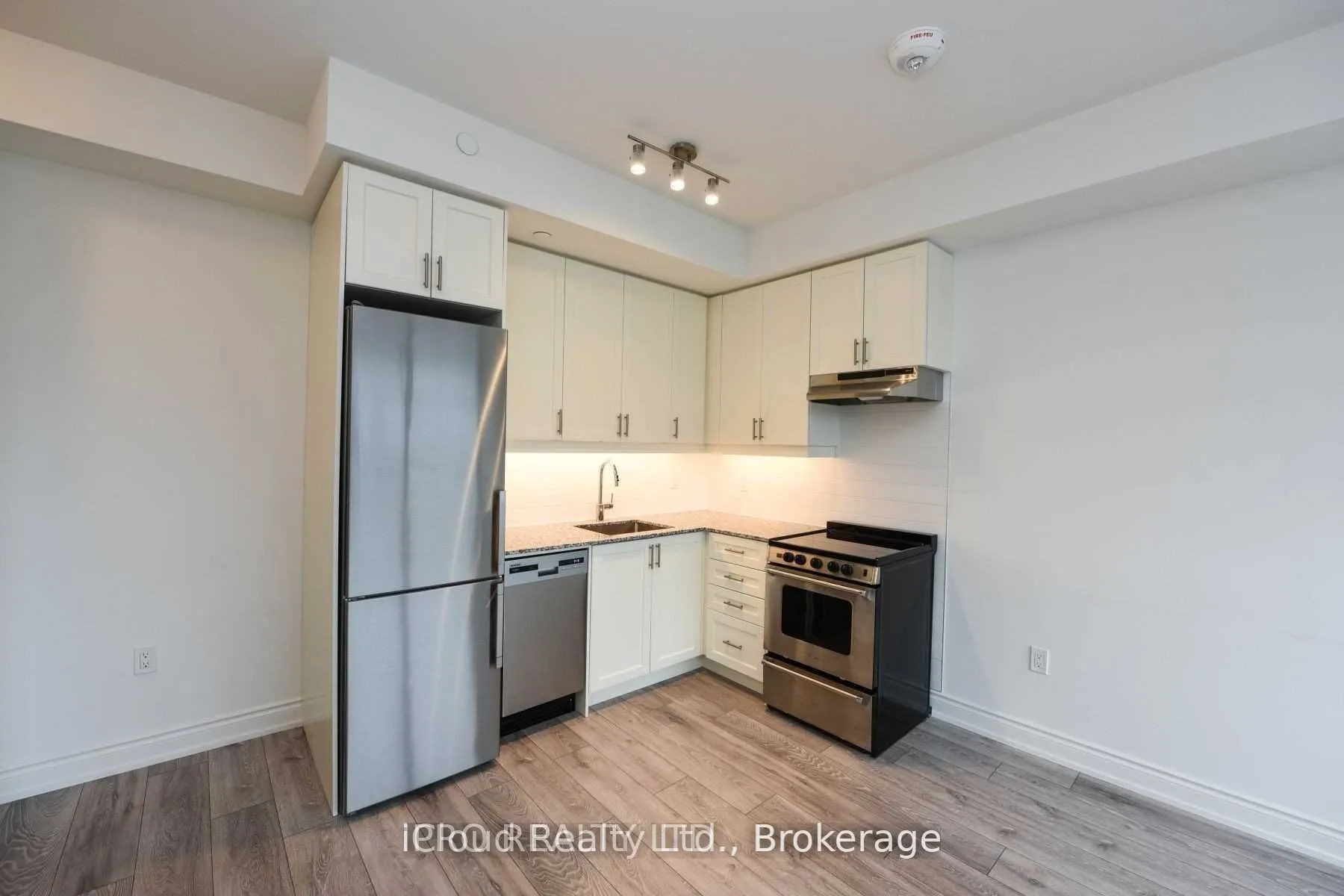 1050 Main Street E, #910