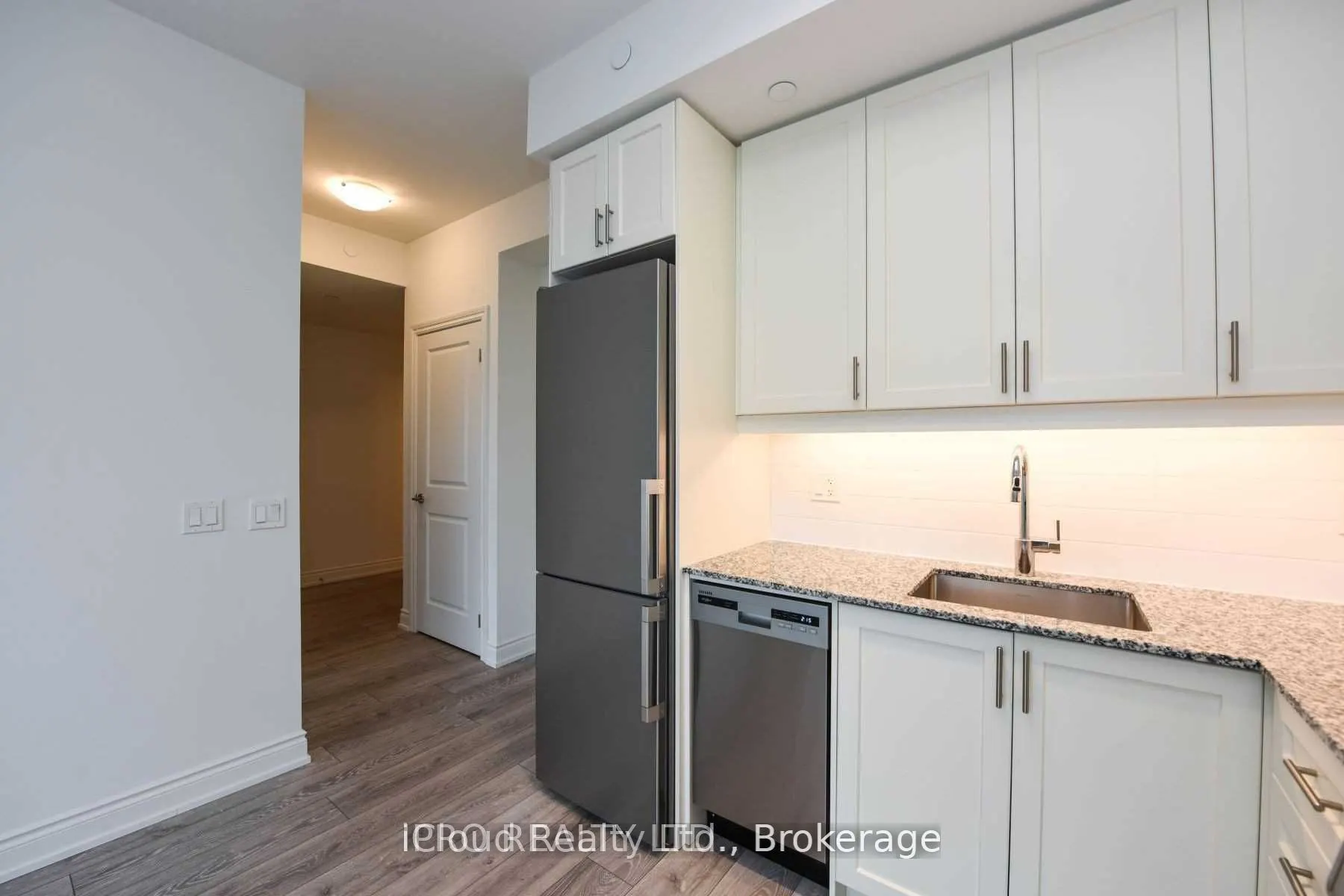1050 Main Street E, #910