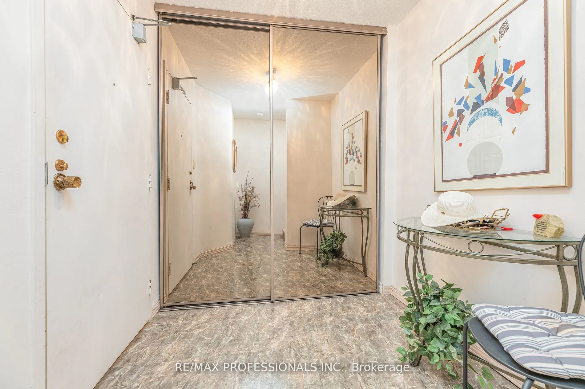 11 Wincott Drive, #907