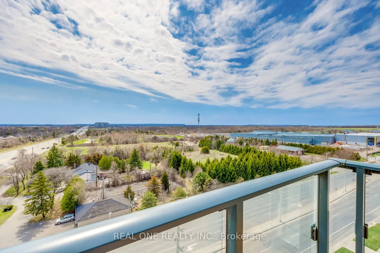 509 Dundas Street W, #815