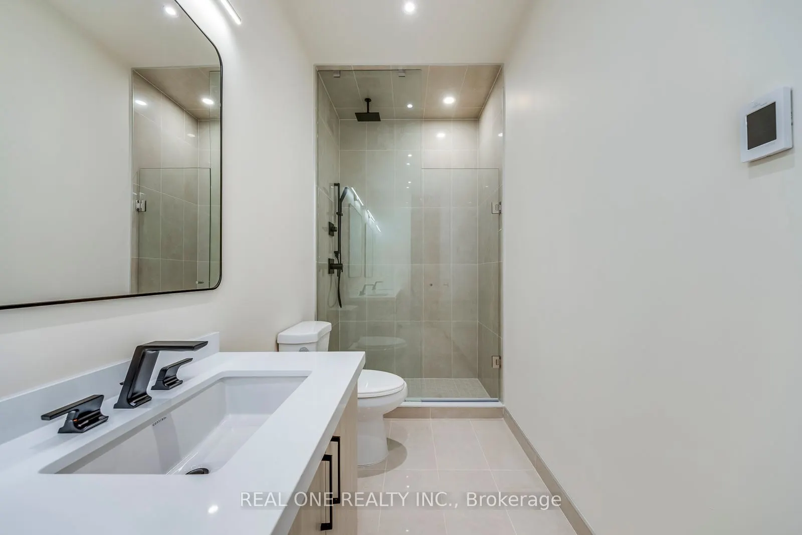 509 Dundas Street W, #815