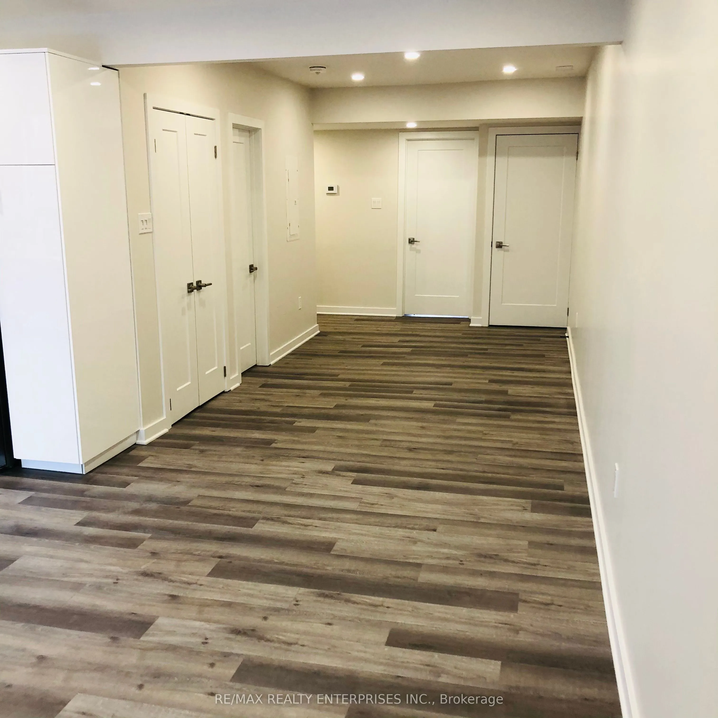 285 Lakeshore Road E, #2
