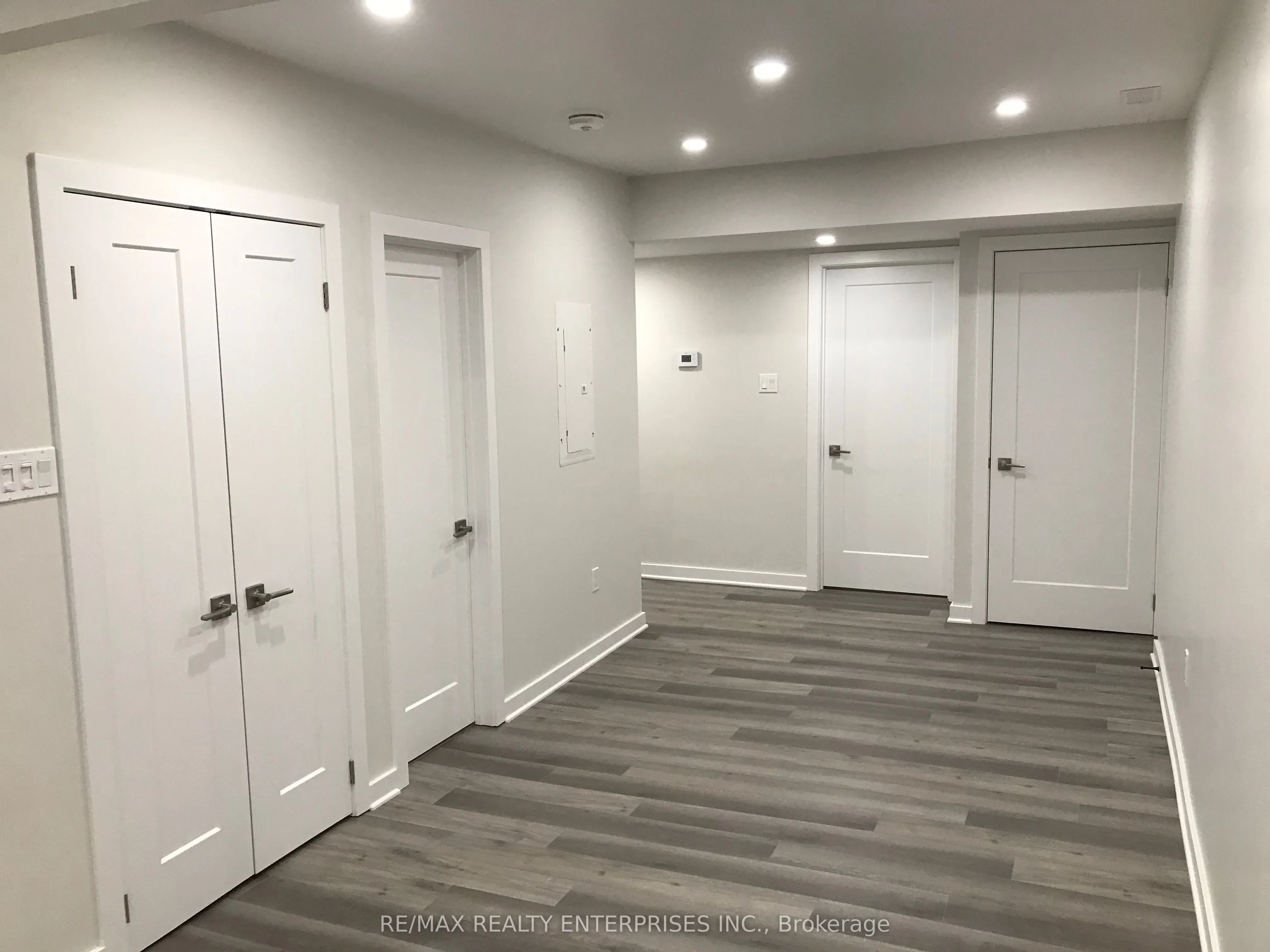 285 Lakeshore Road E, #2