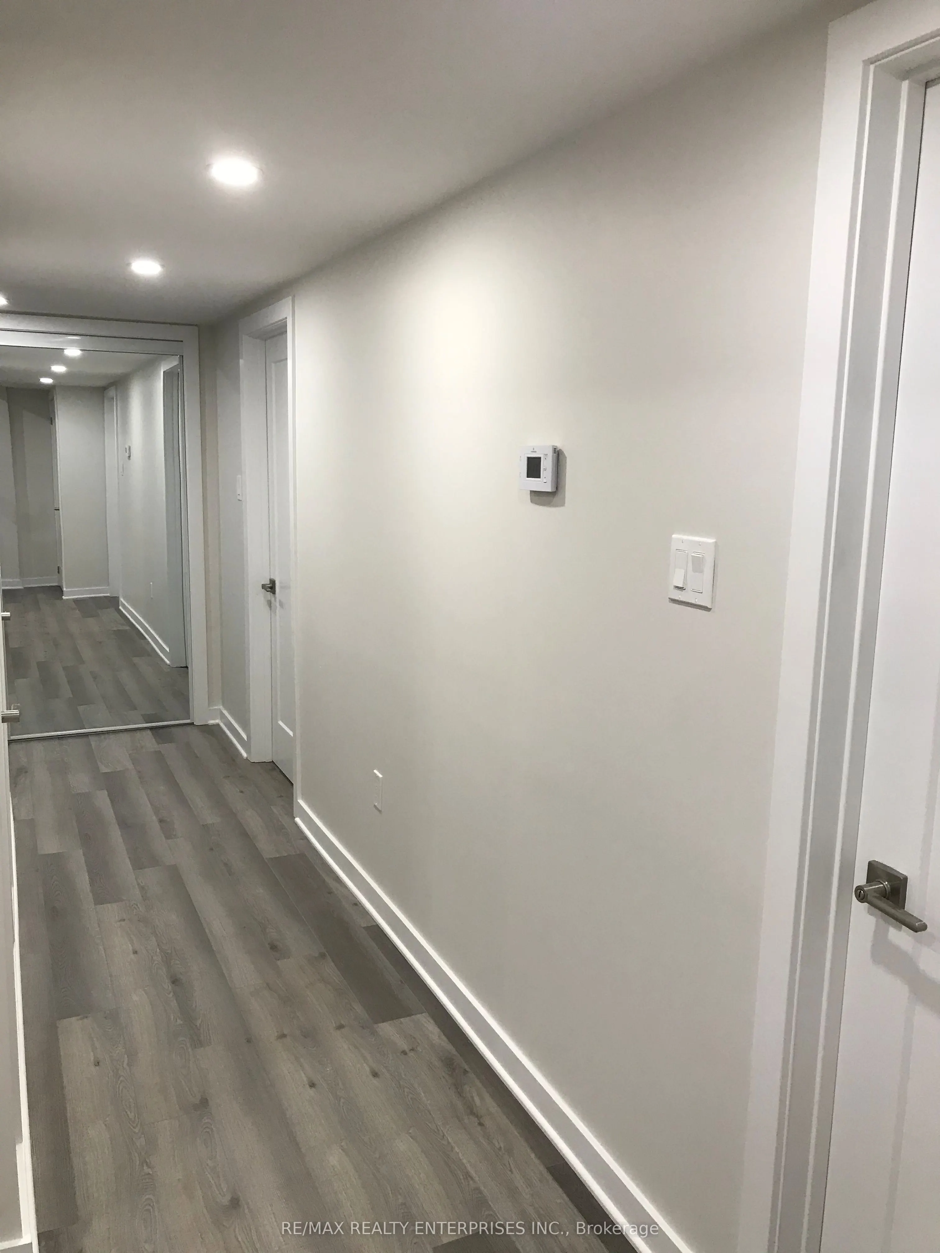 285 Lakeshore Road E, #2