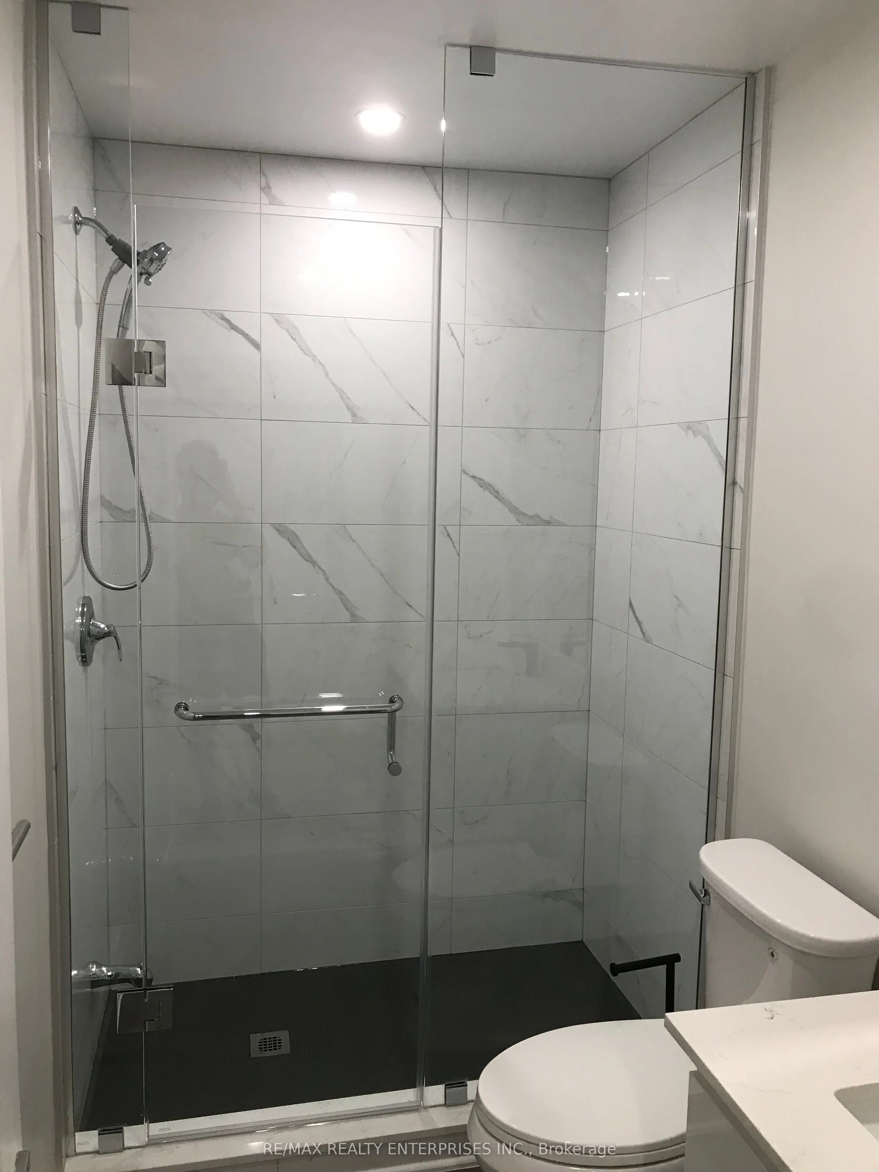 285 Lakeshore Road E, #2