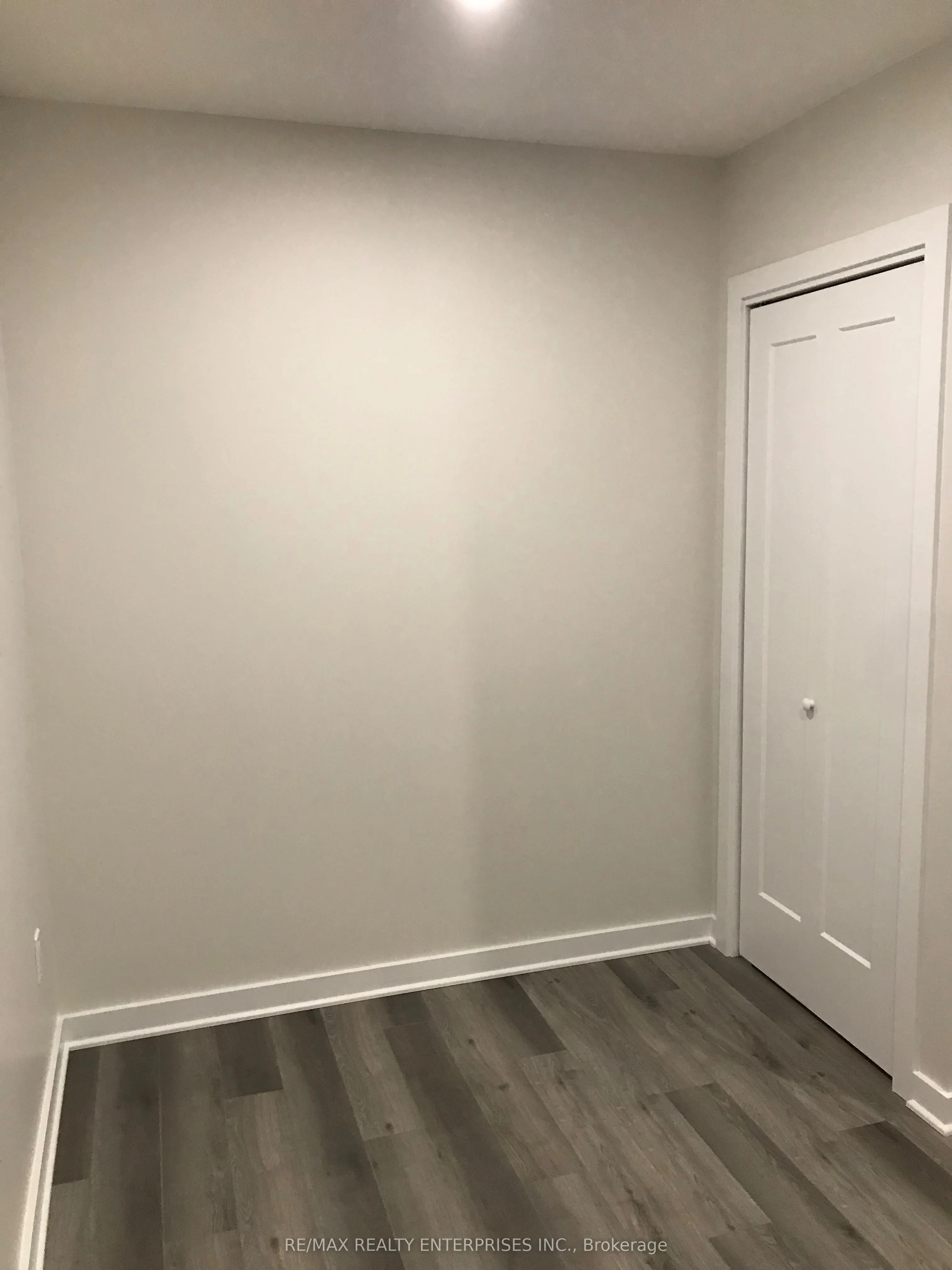 285 Lakeshore Road E, #2