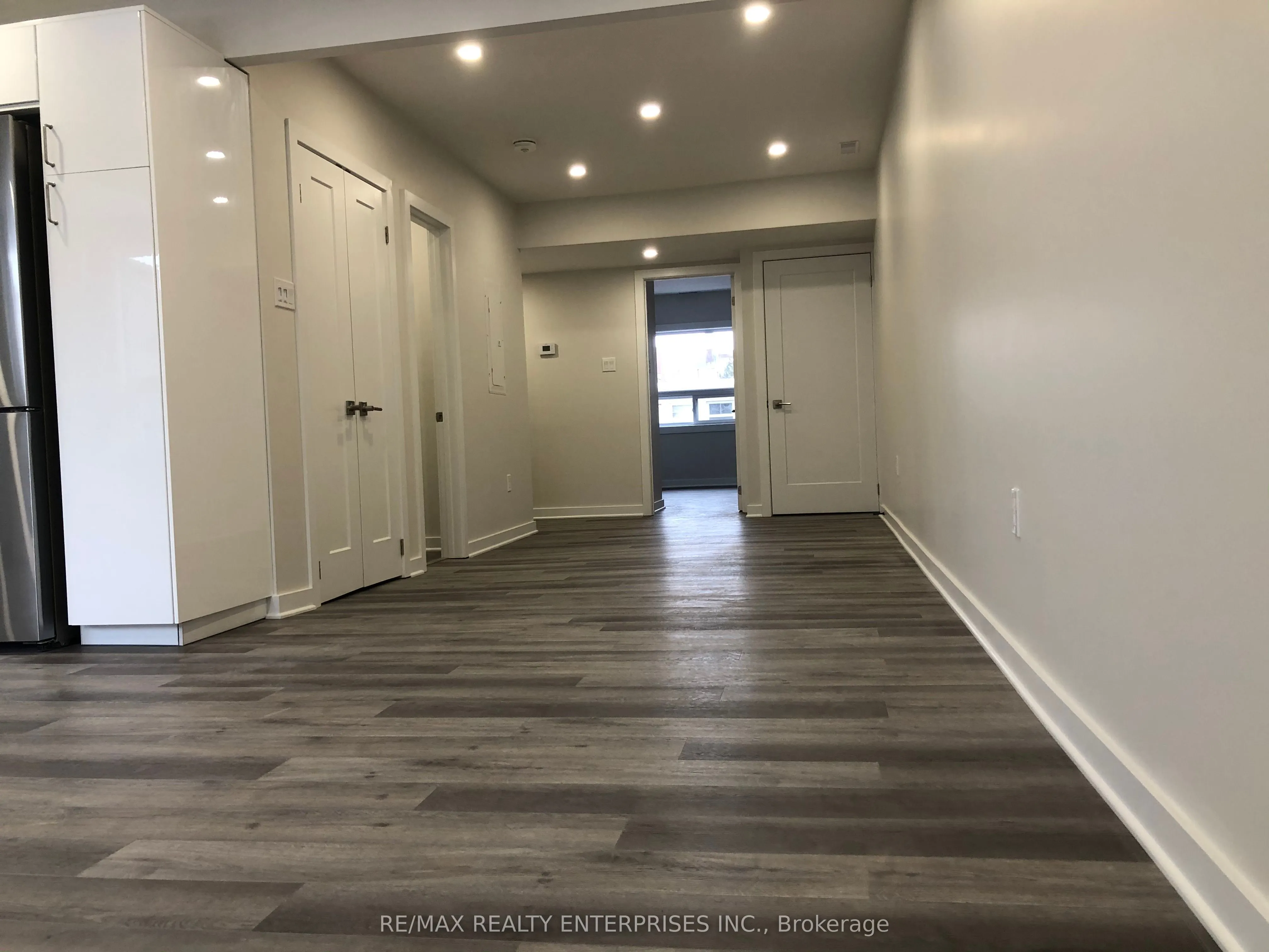 285 Lakeshore Road E, #2
