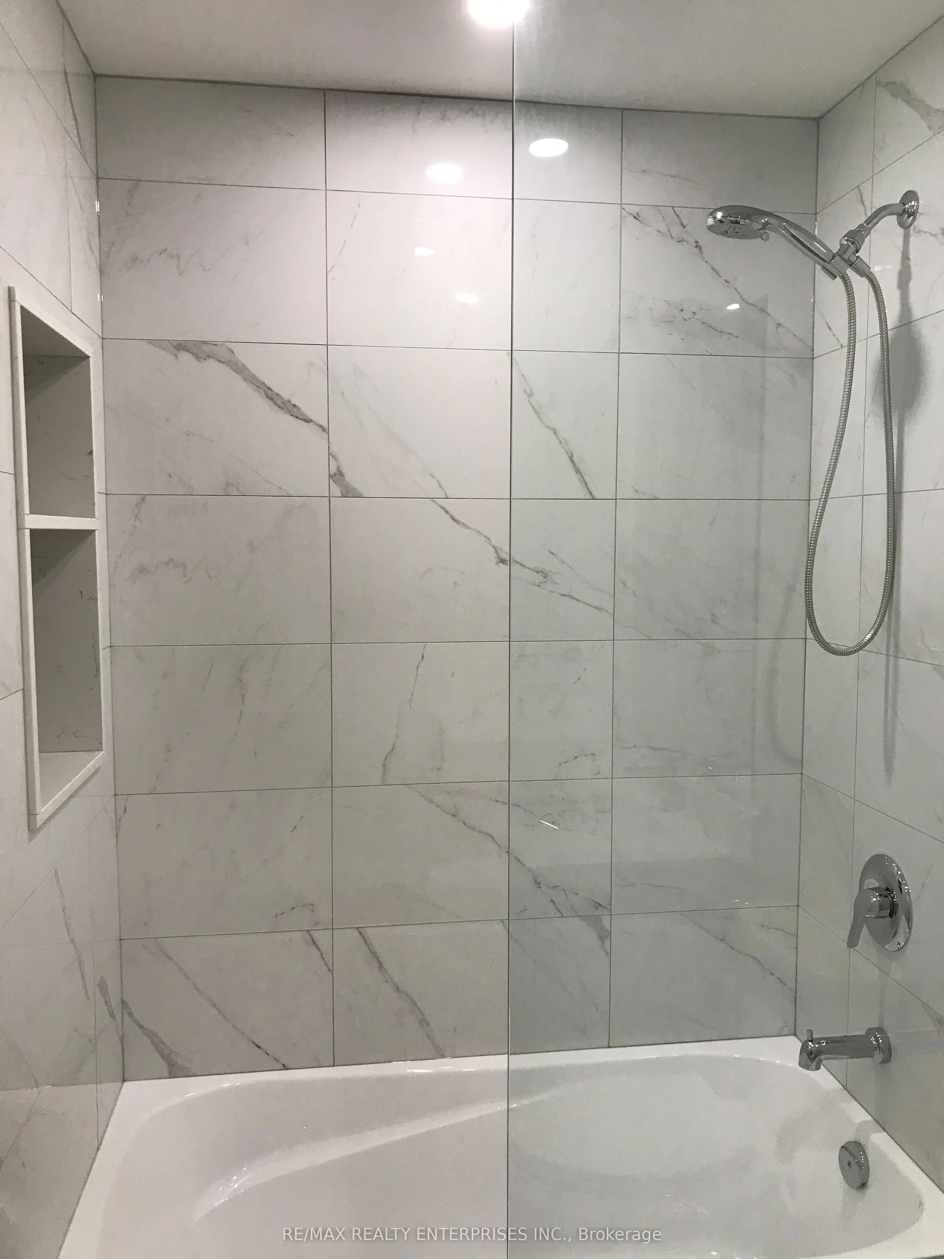285 Lakeshore Road E, #2