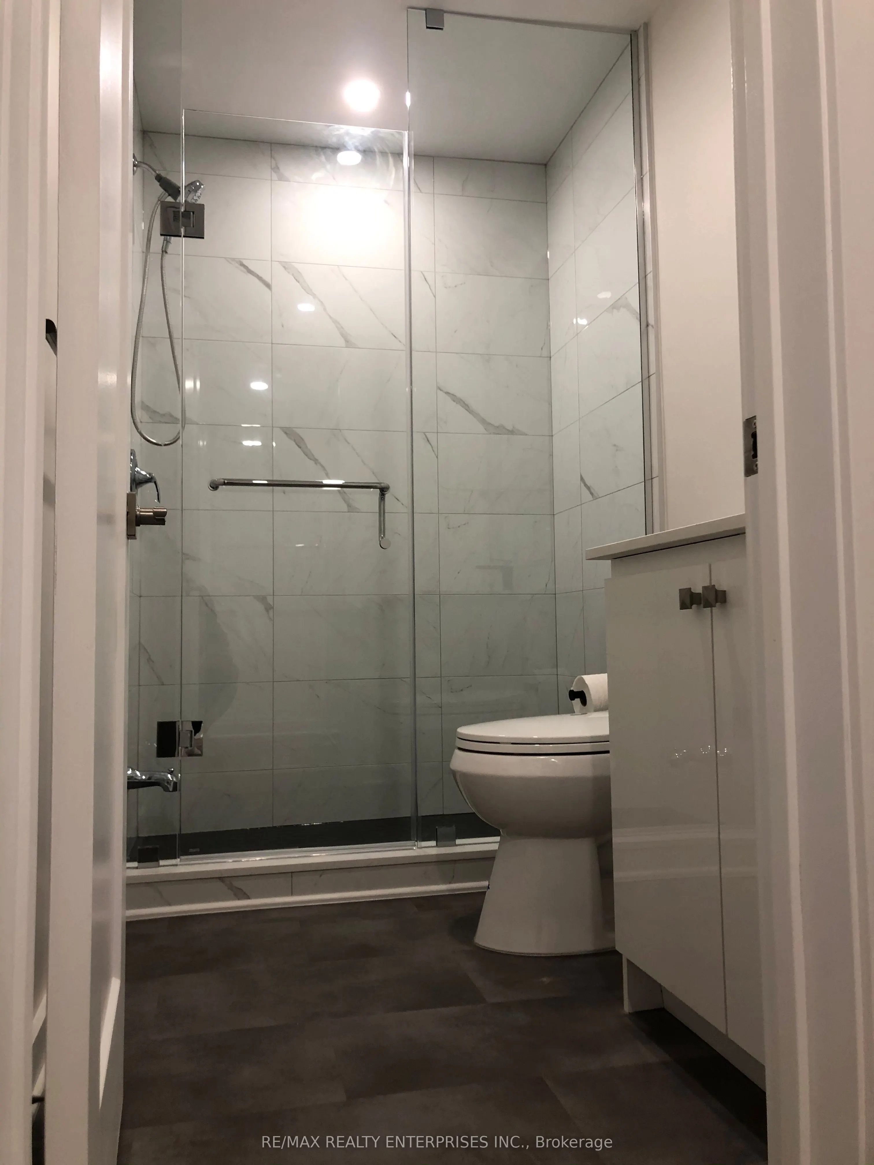 285 Lakeshore Road E, #2