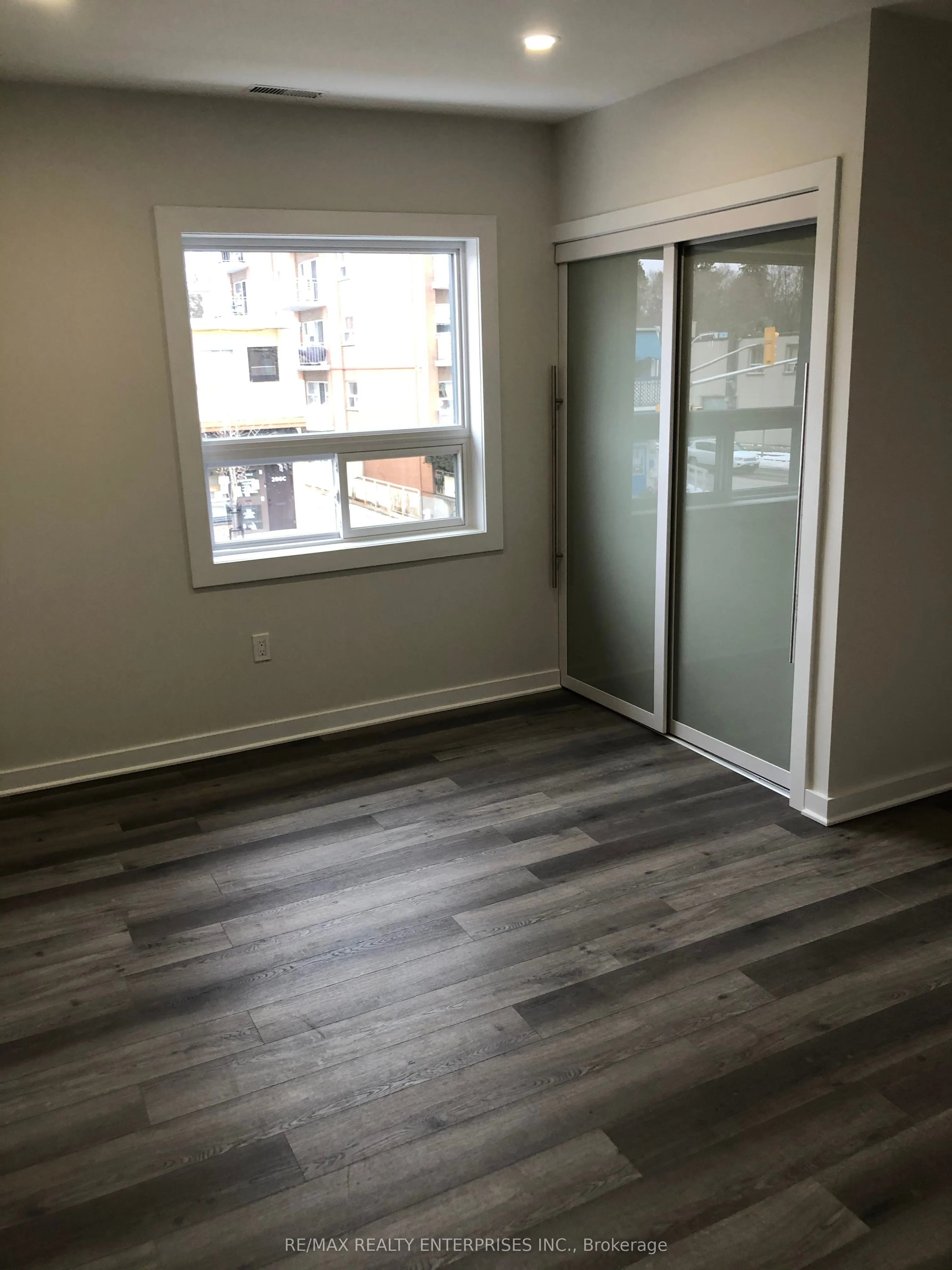 285 Lakeshore Road E, #2