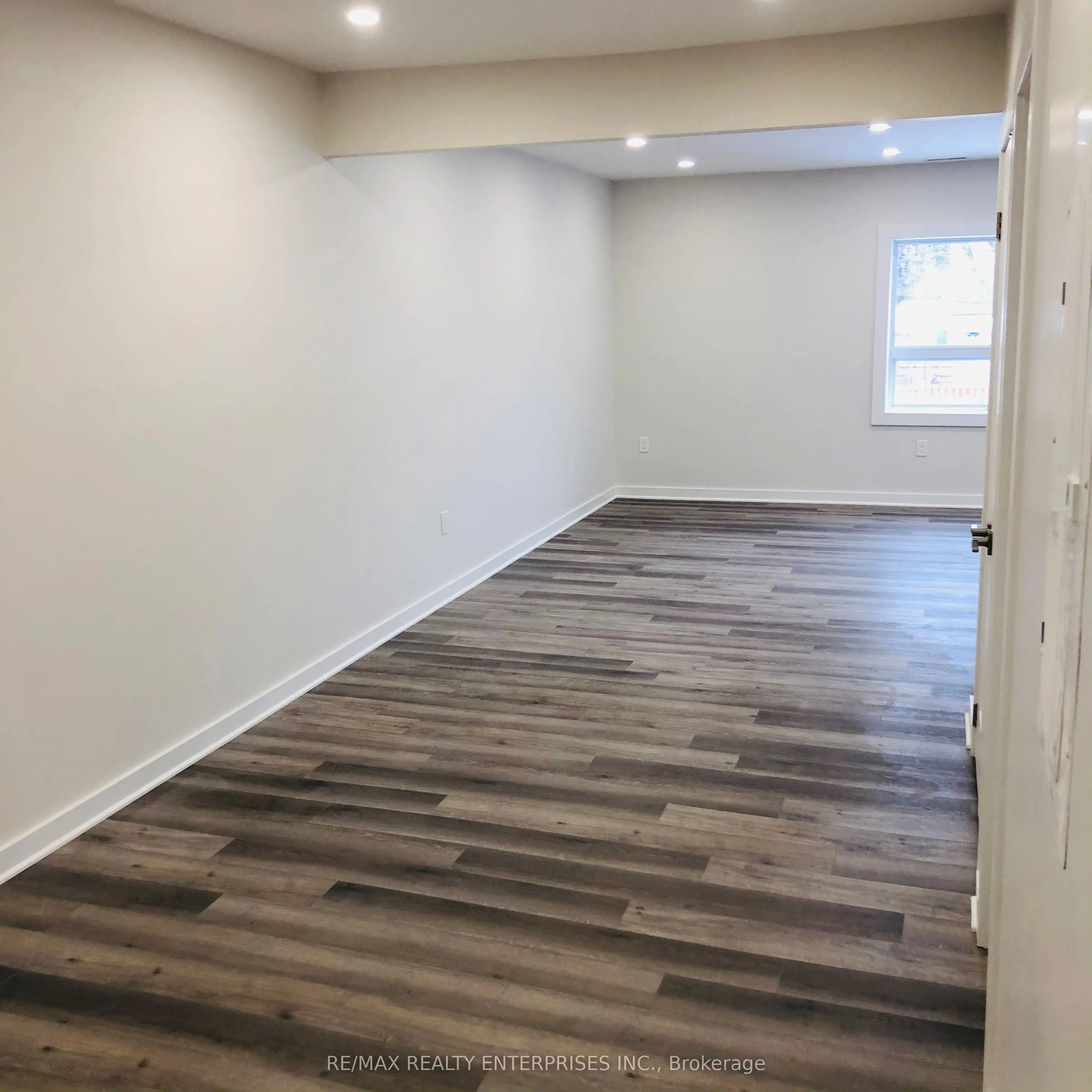 285 Lakeshore Road E, #2