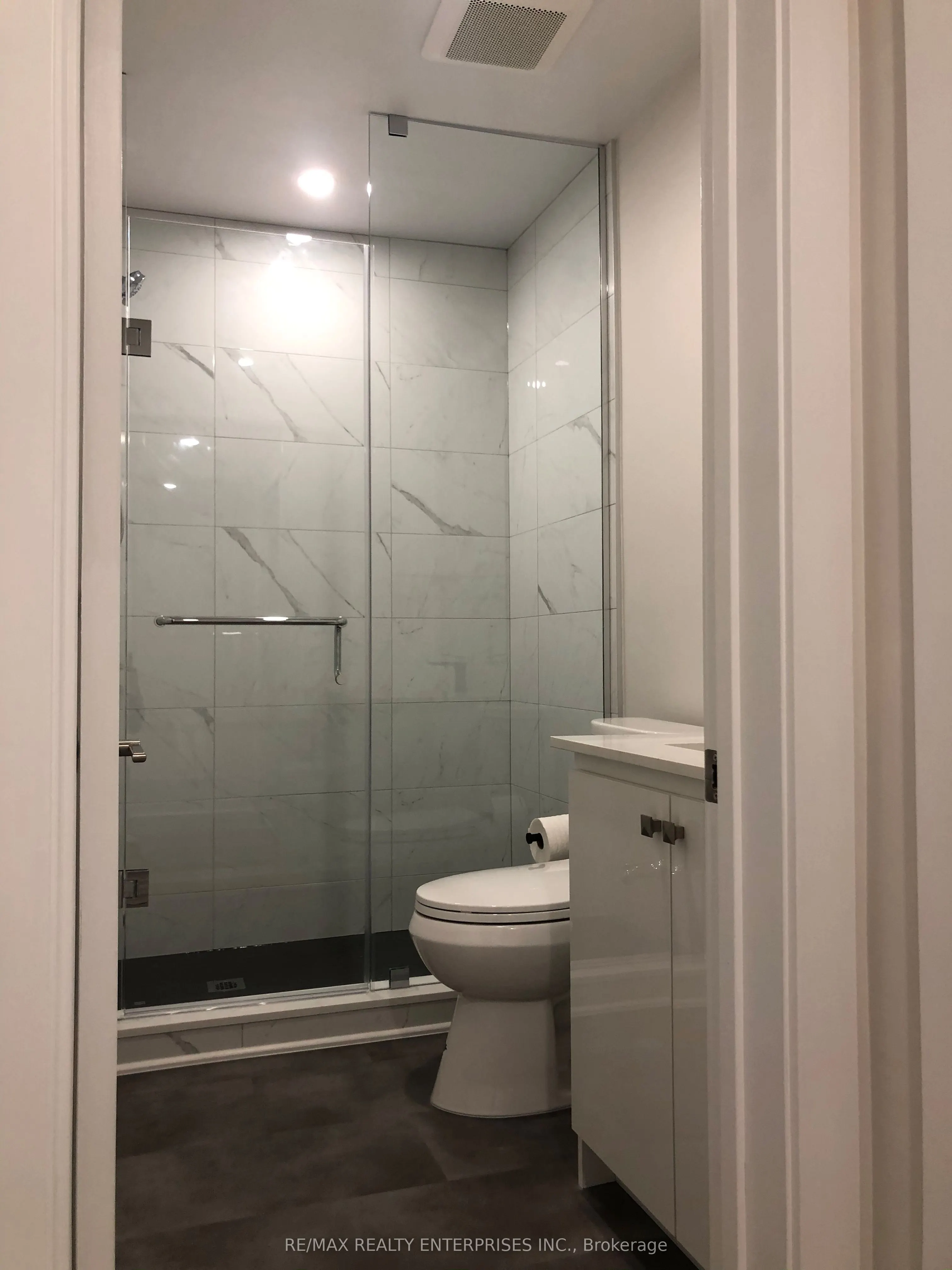 285 Lakeshore Road E, #2