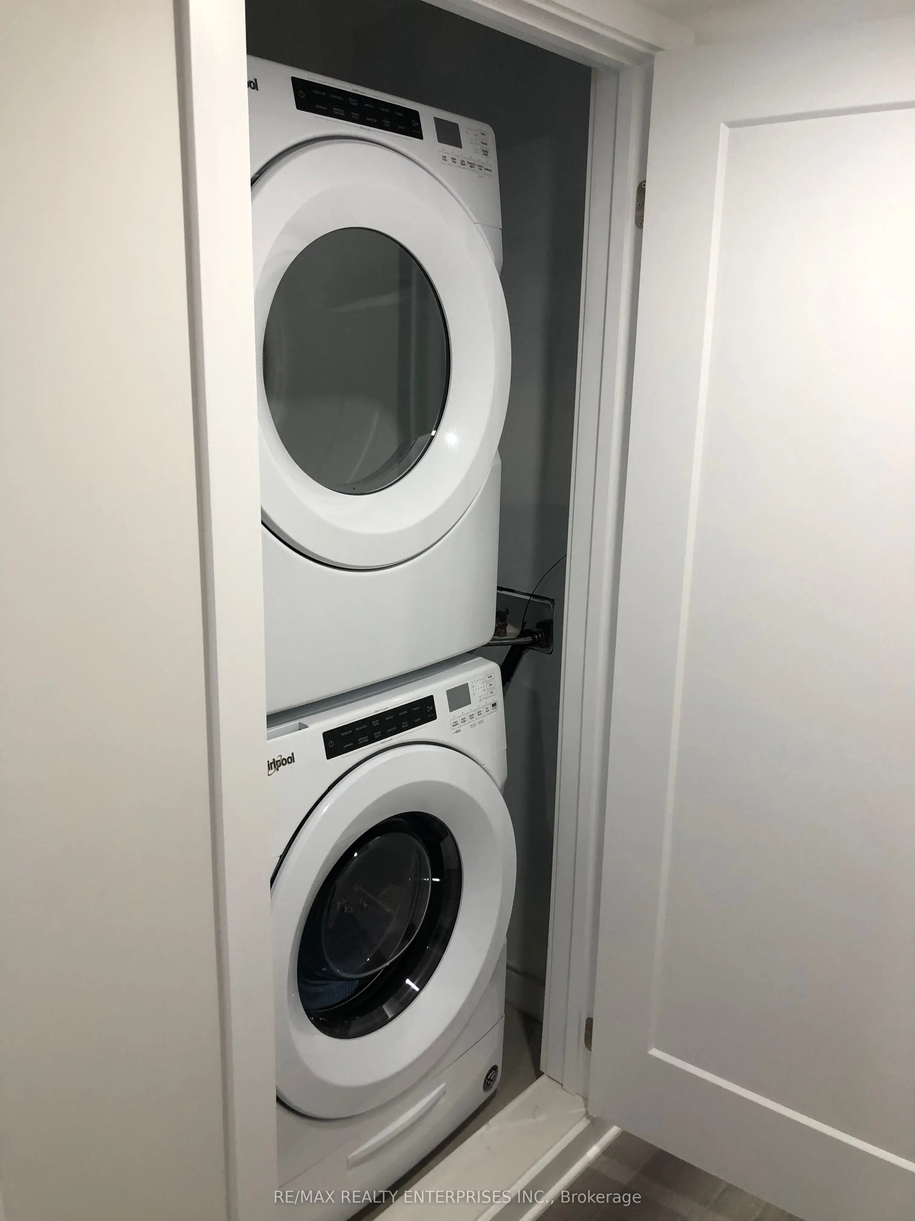 285 Lakeshore Road E, #2