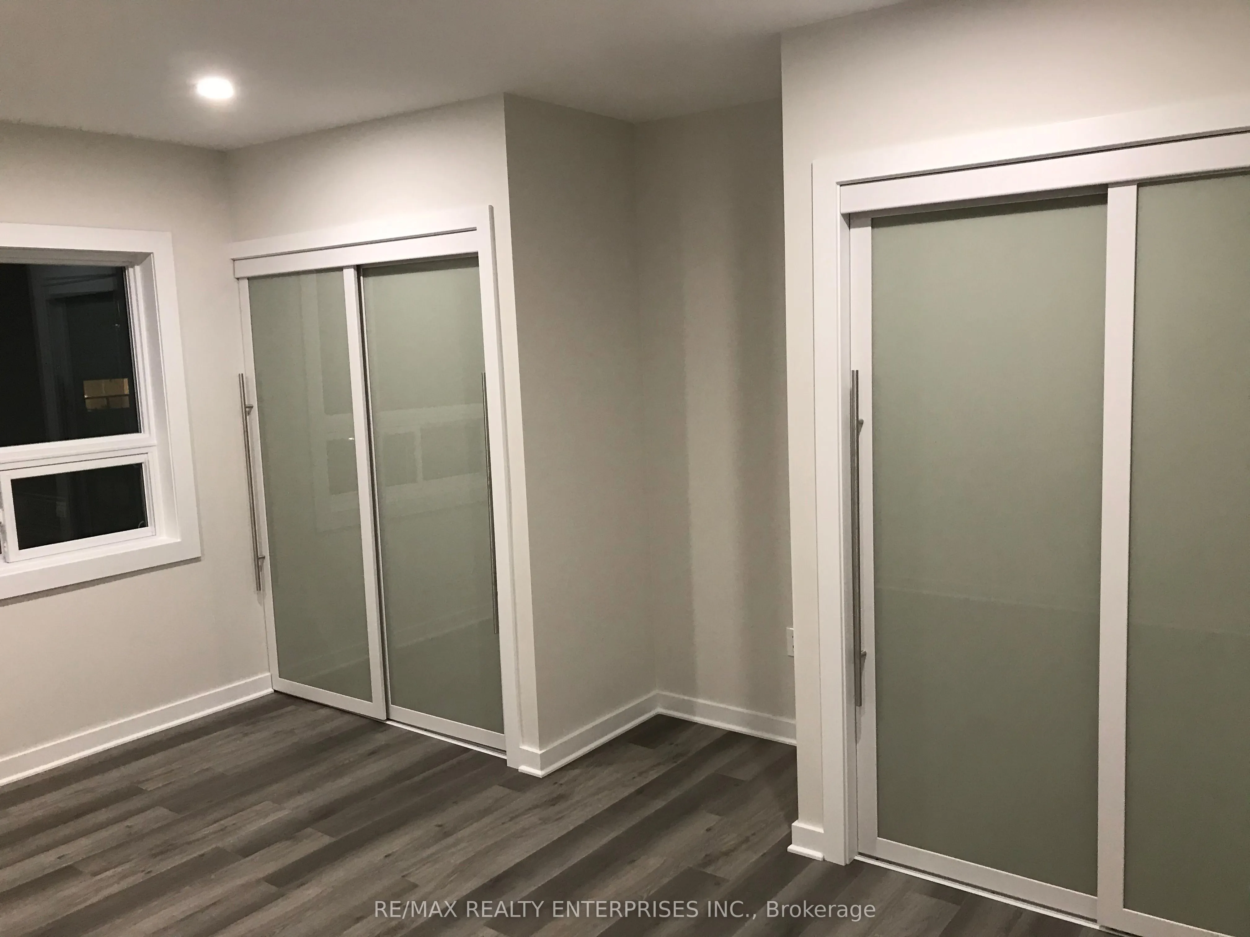 285 Lakeshore Road E, #2