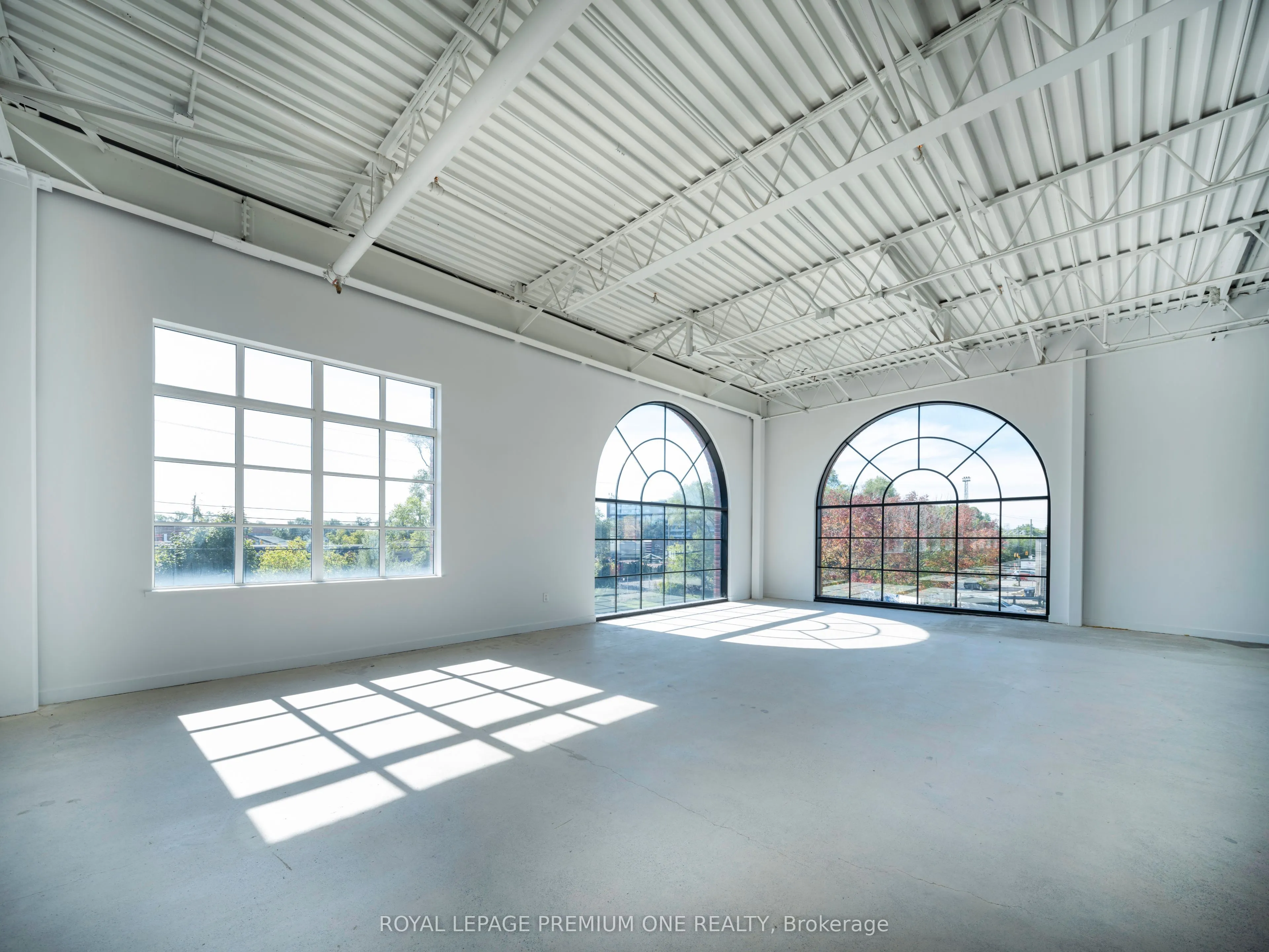2650 St Clair Avenue W