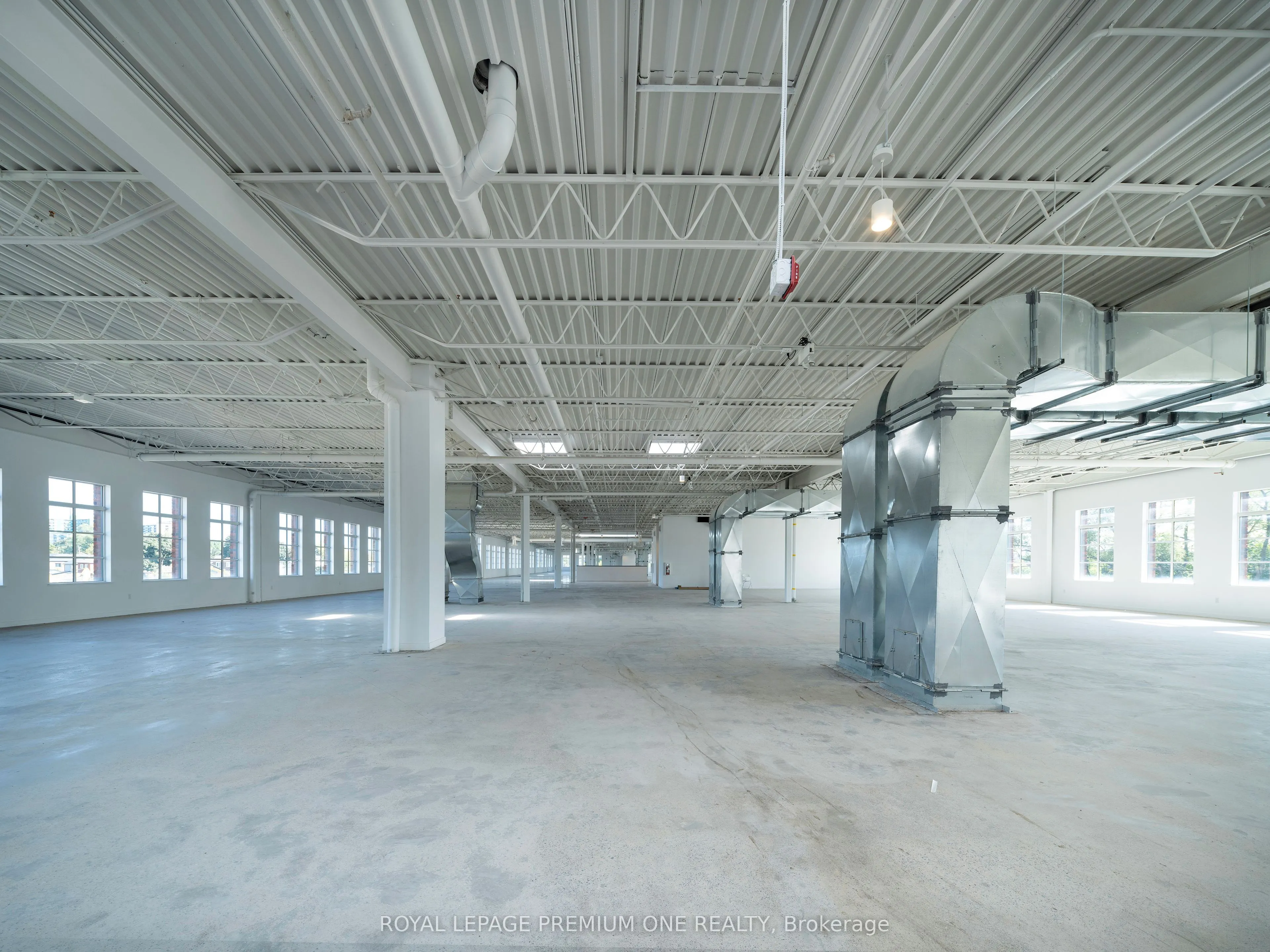 2650 St Clair Avenue W