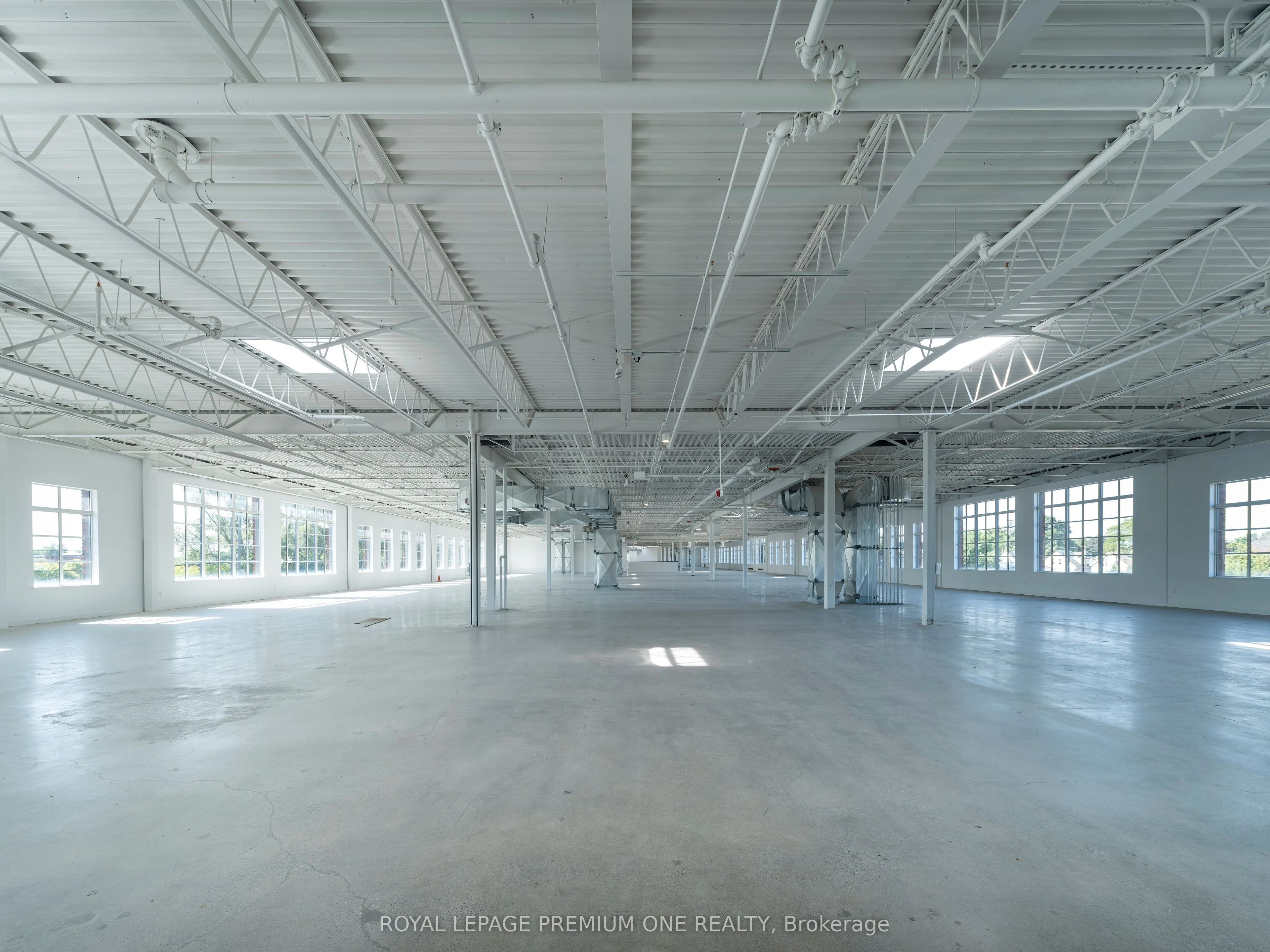 2650 St Clair Avenue W