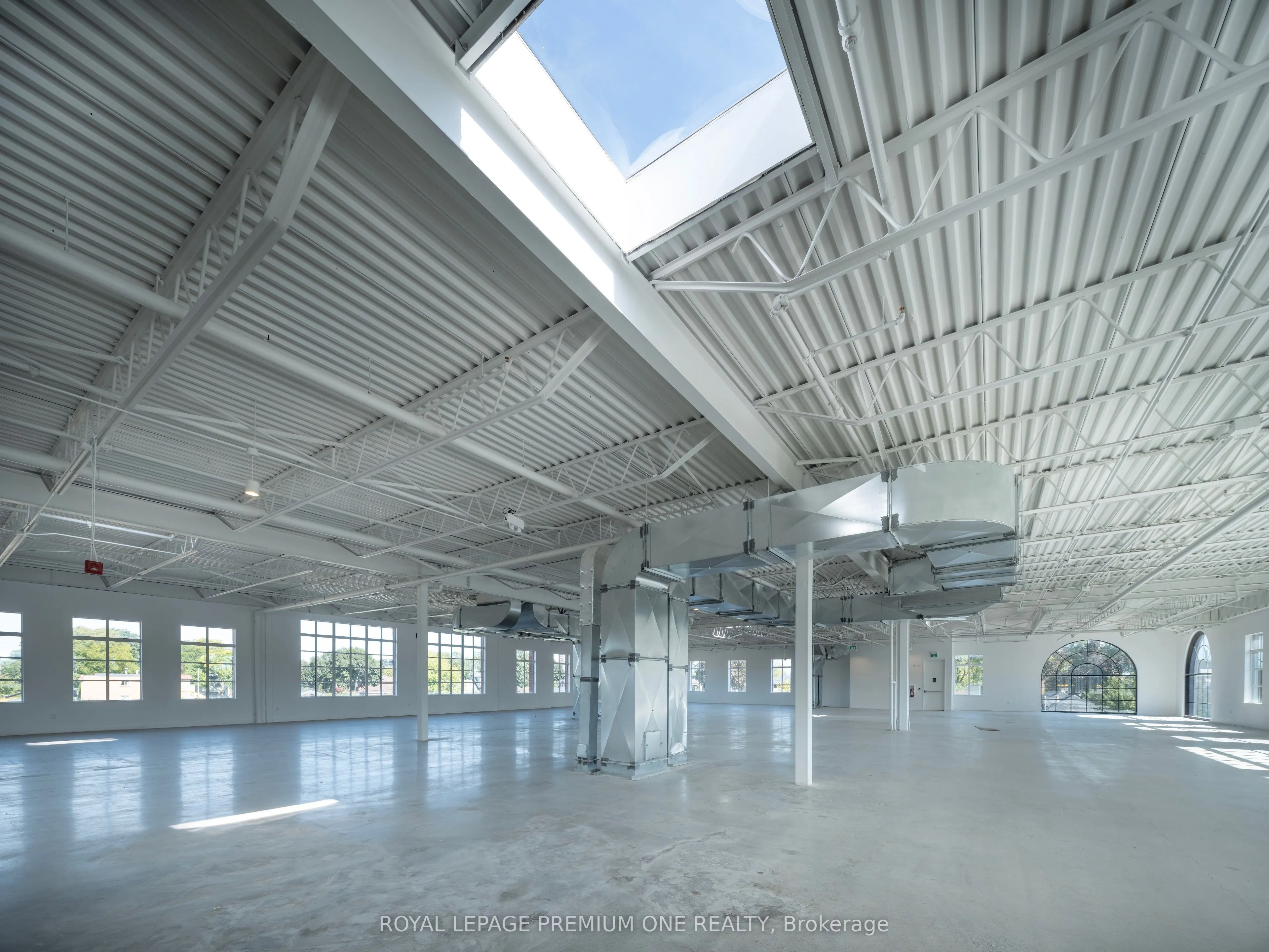 2650 St Clair Avenue W