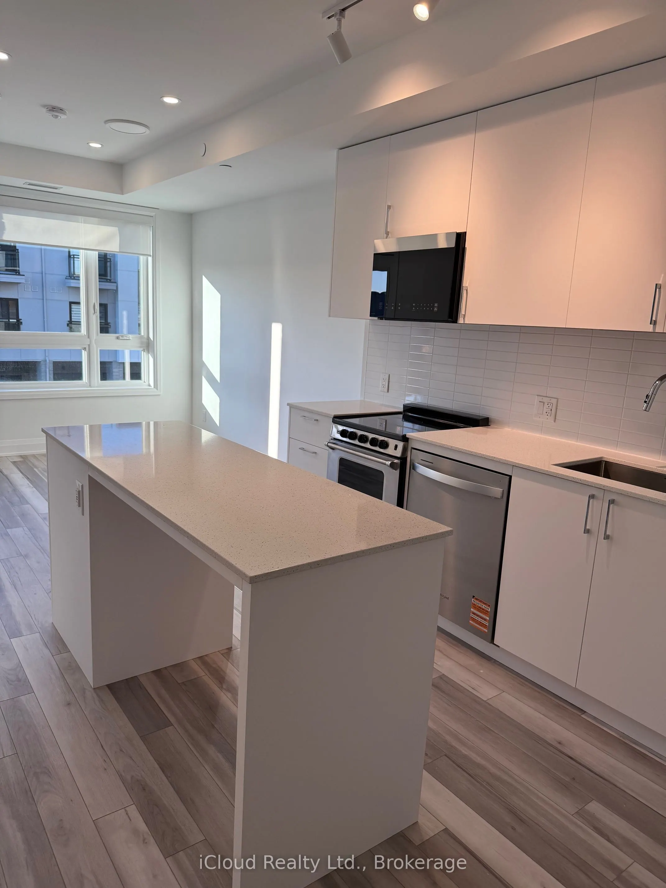 3250 Carding Mill Trail W, #213