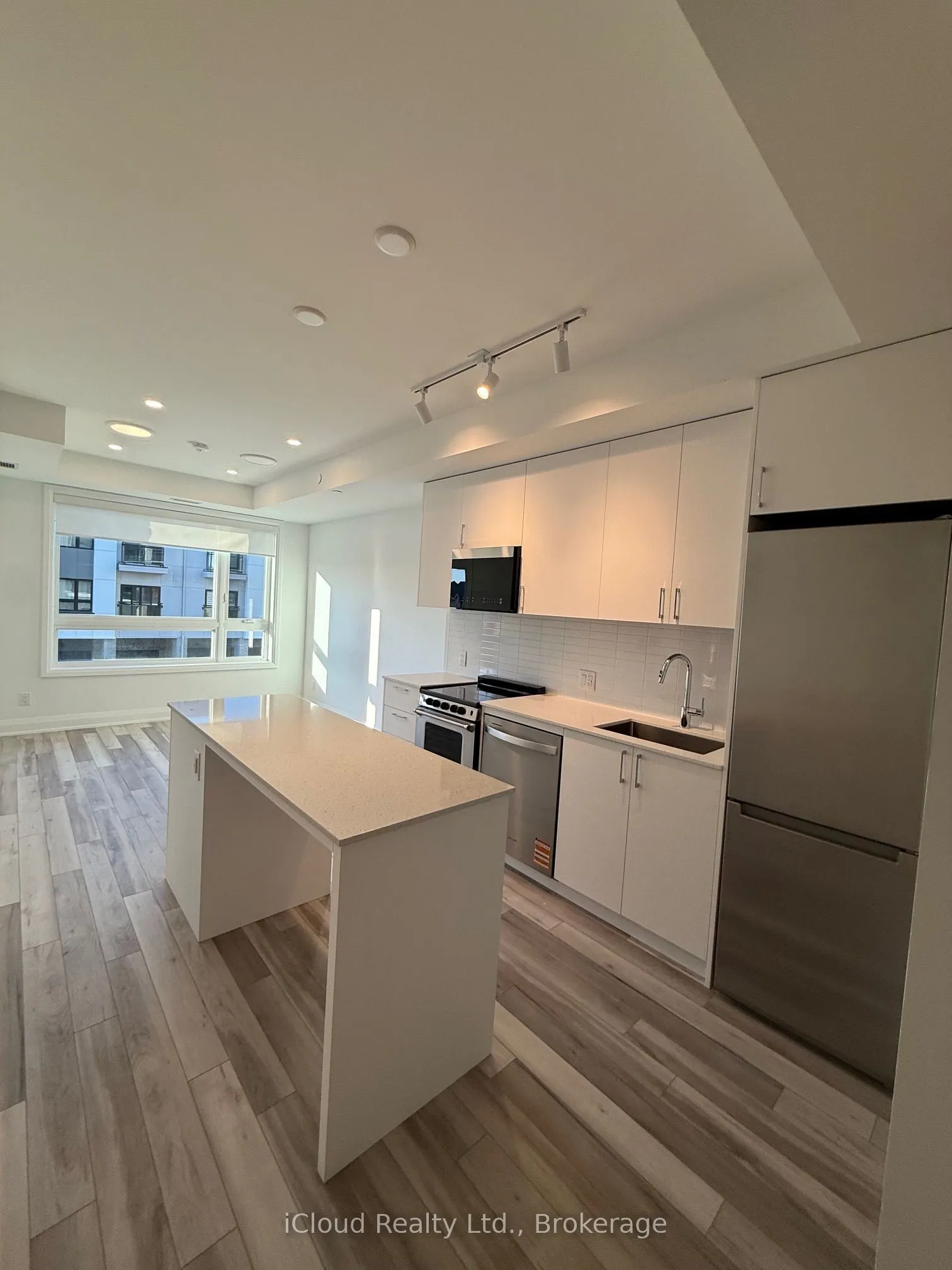 3250 Carding Mill Trail W, #213