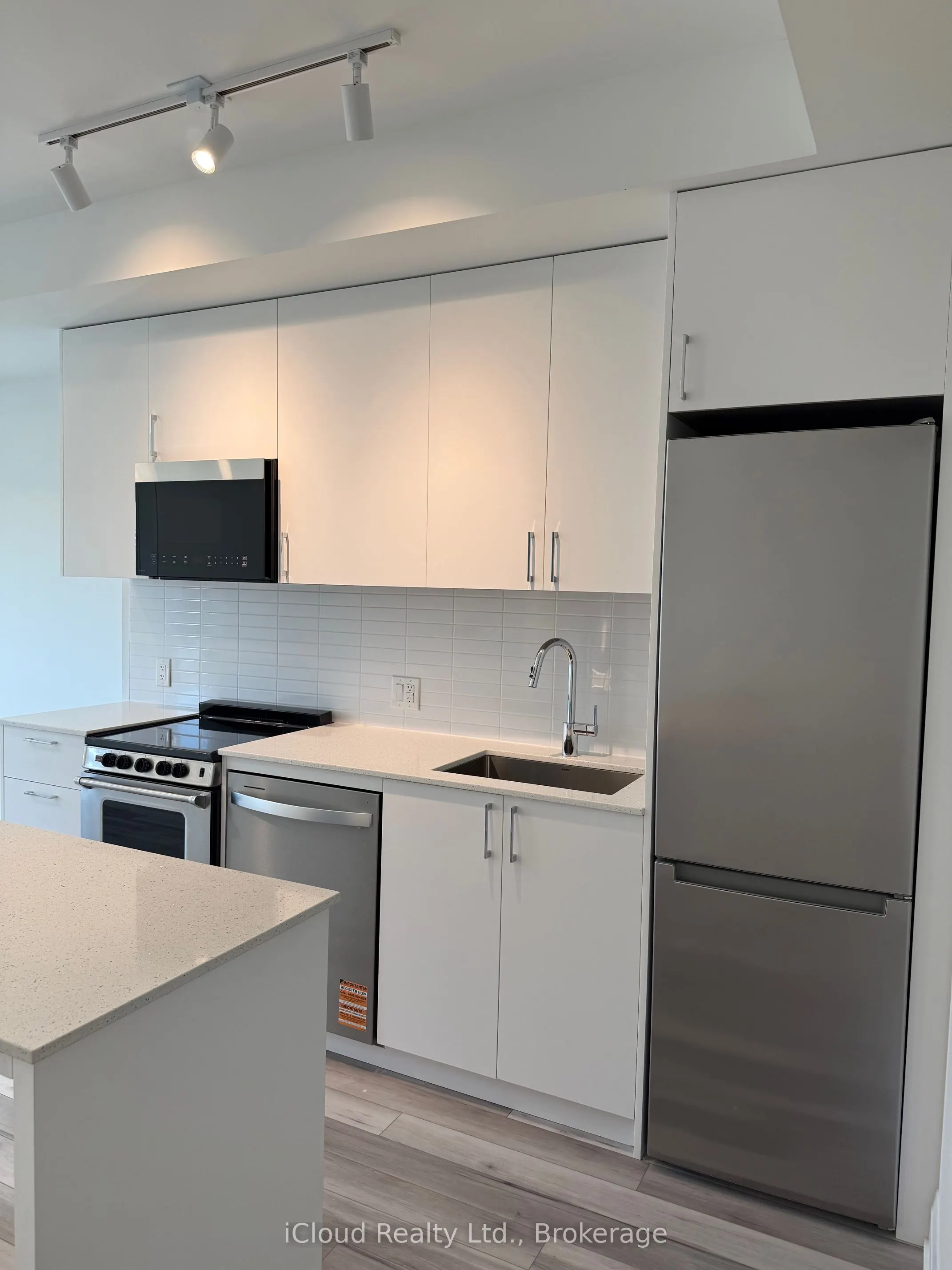 3250 Carding Mill Trail W, #213