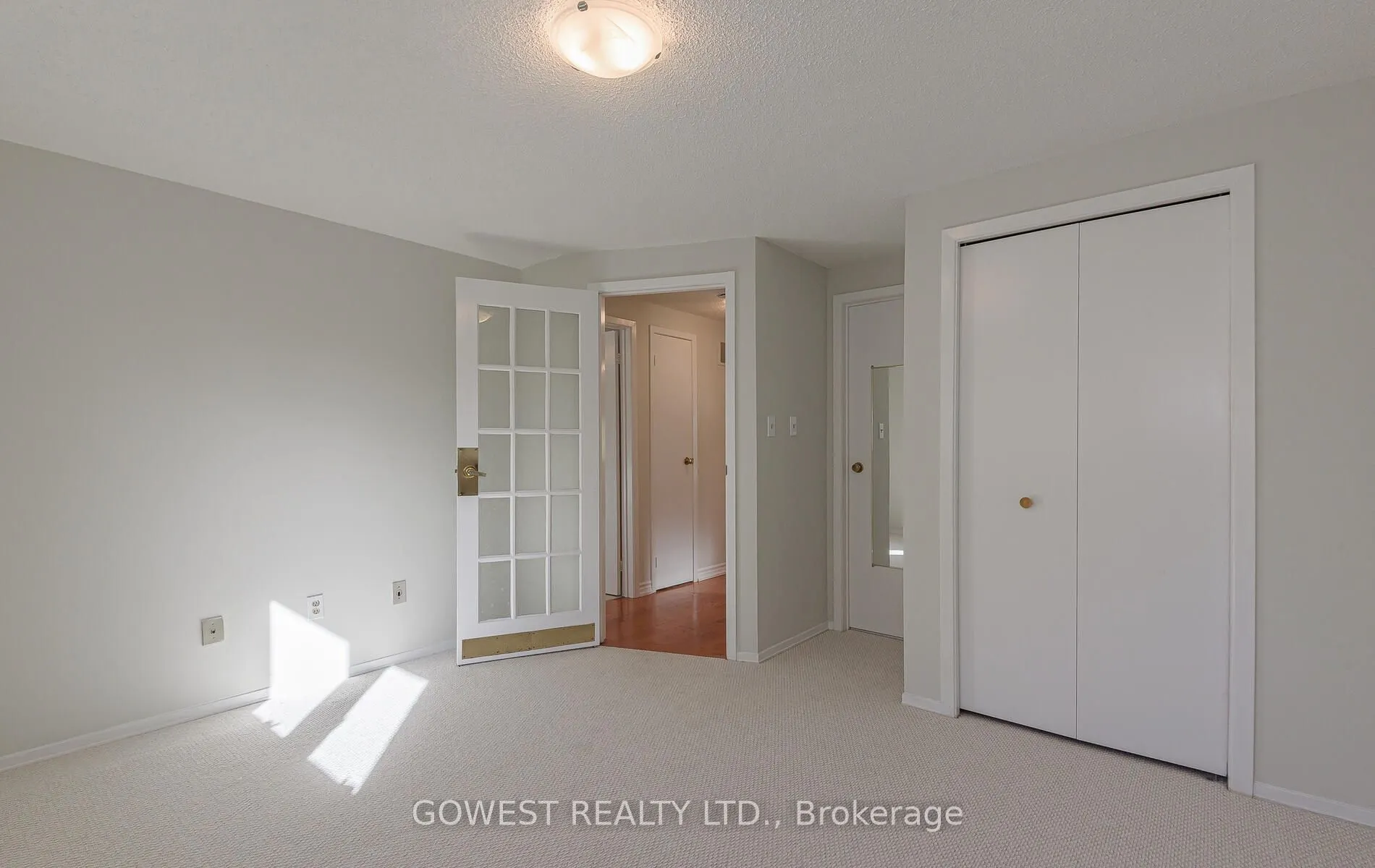 6 Elderbank Court