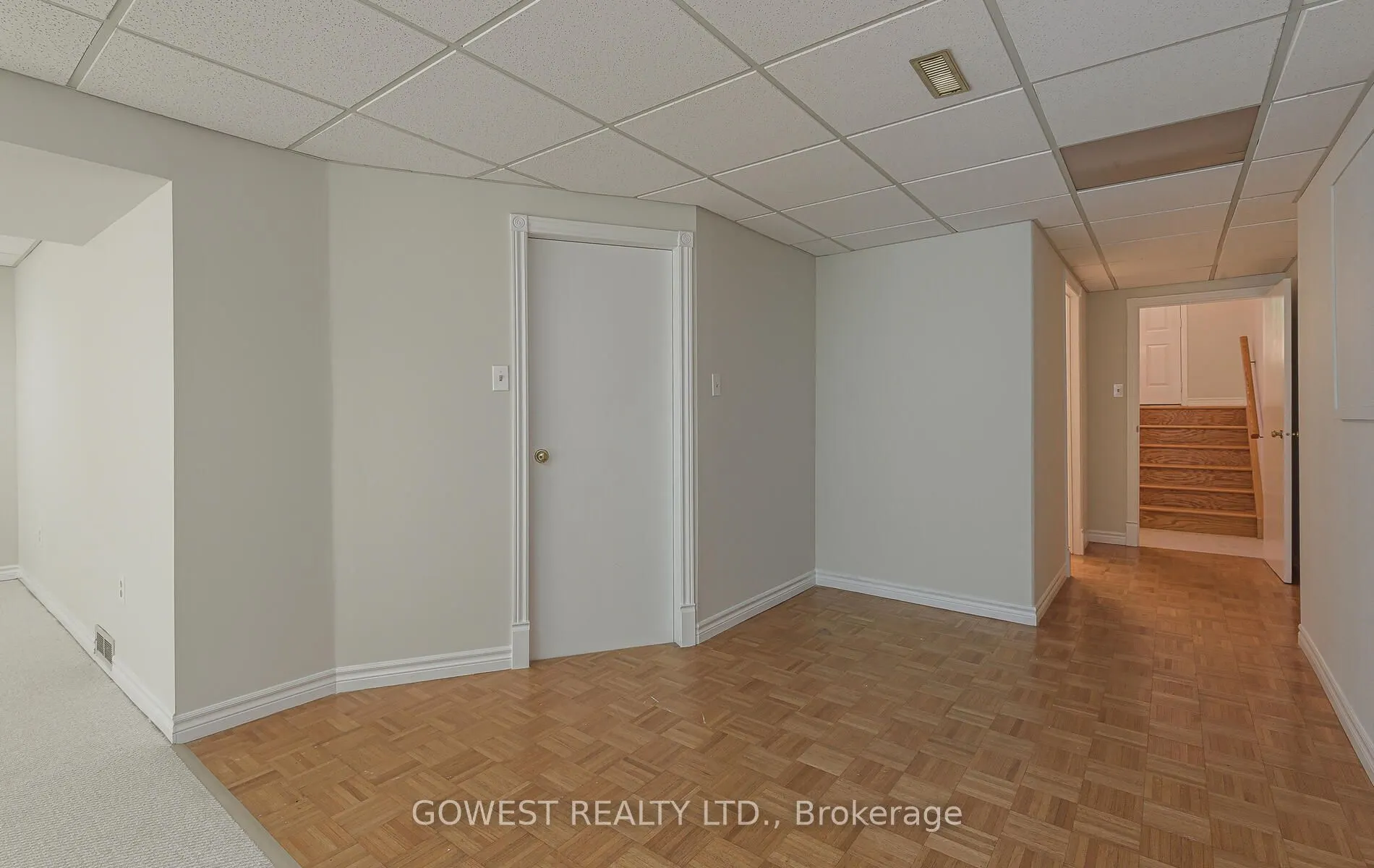 6 Elderbank Court