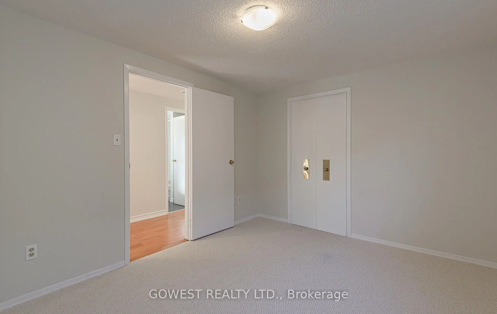6 Elderbank Court