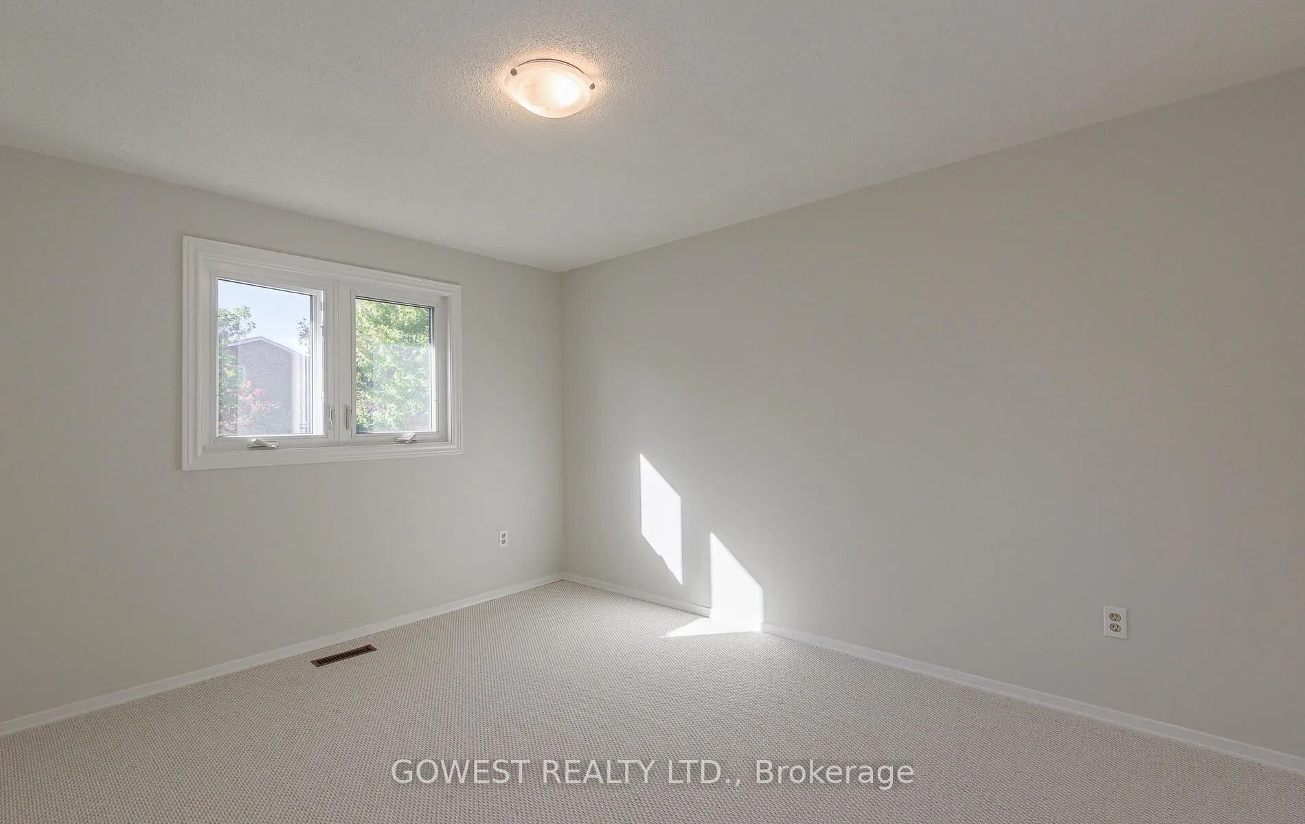 6 Elderbank Court